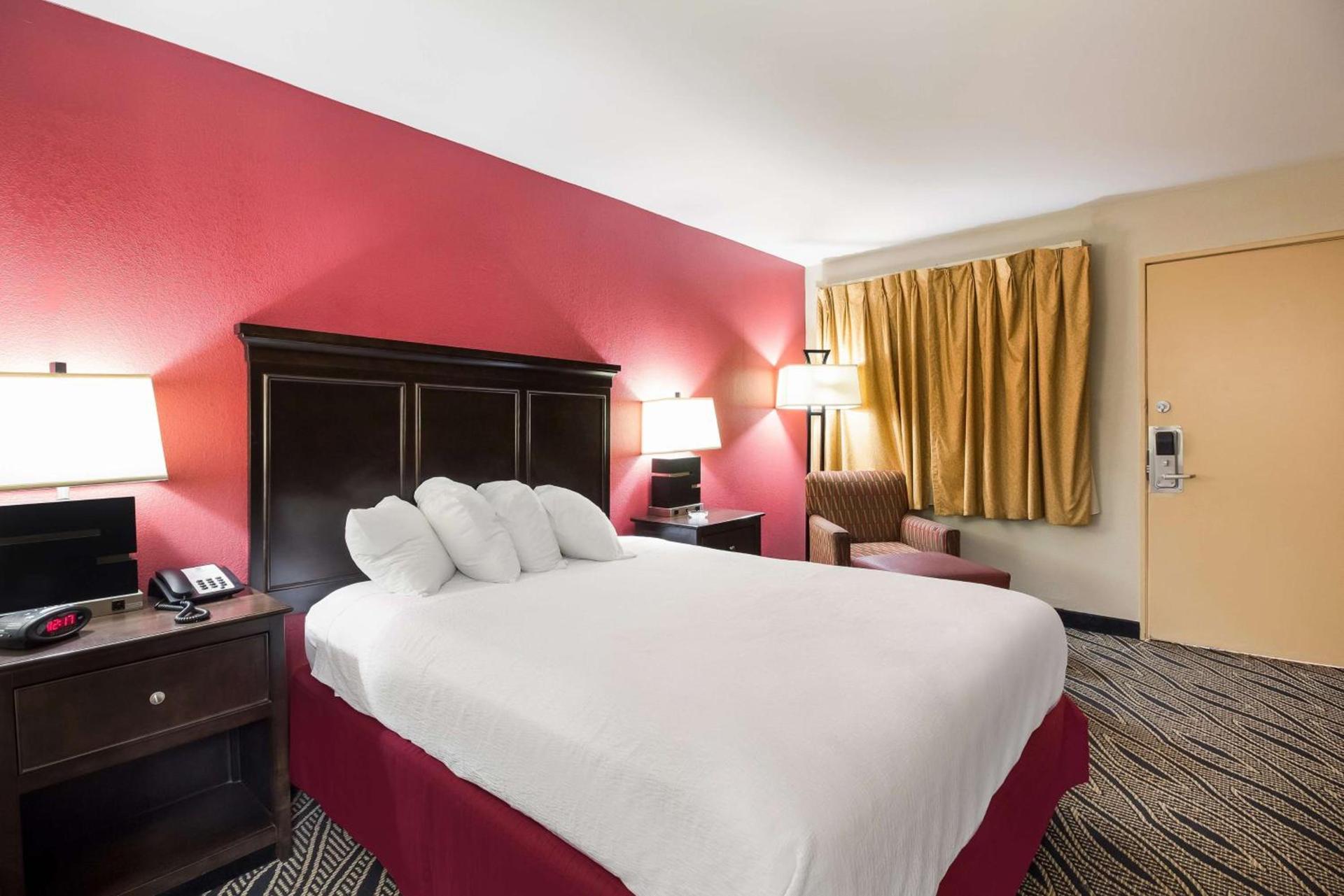 Best Western Braddock Inn photo 18