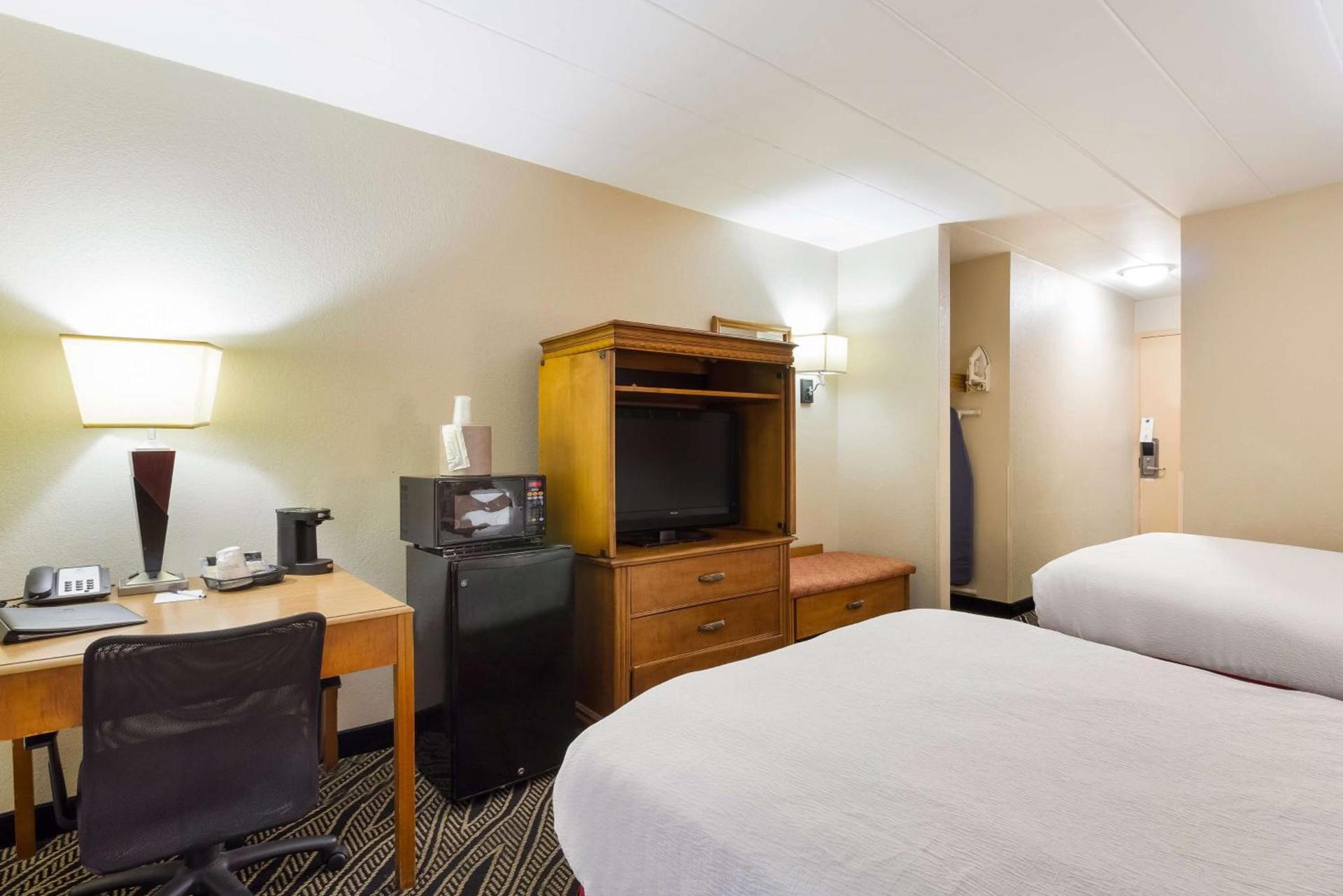 Best Western Braddock Inn photo 22