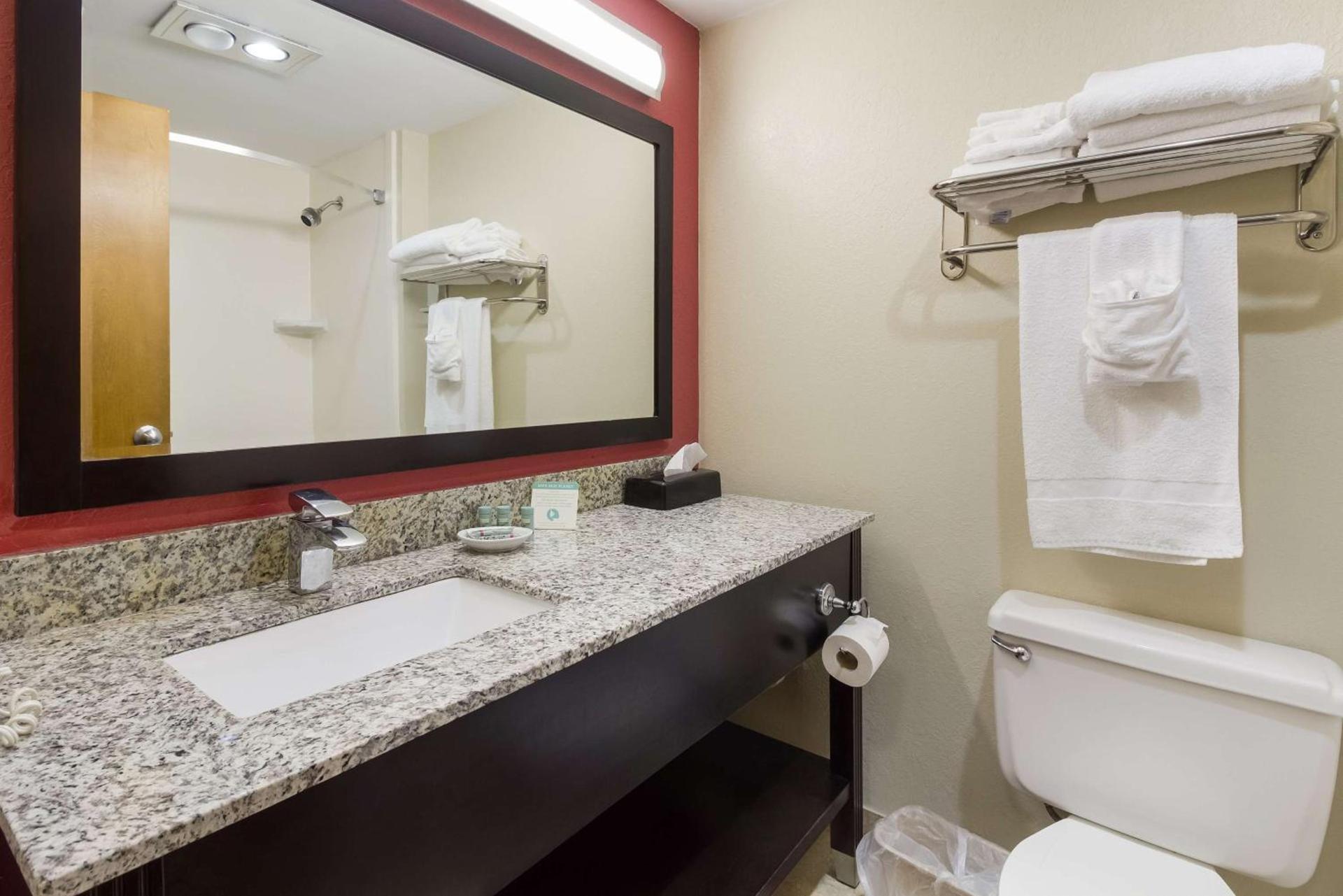 Best Western Braddock Inn photo 30