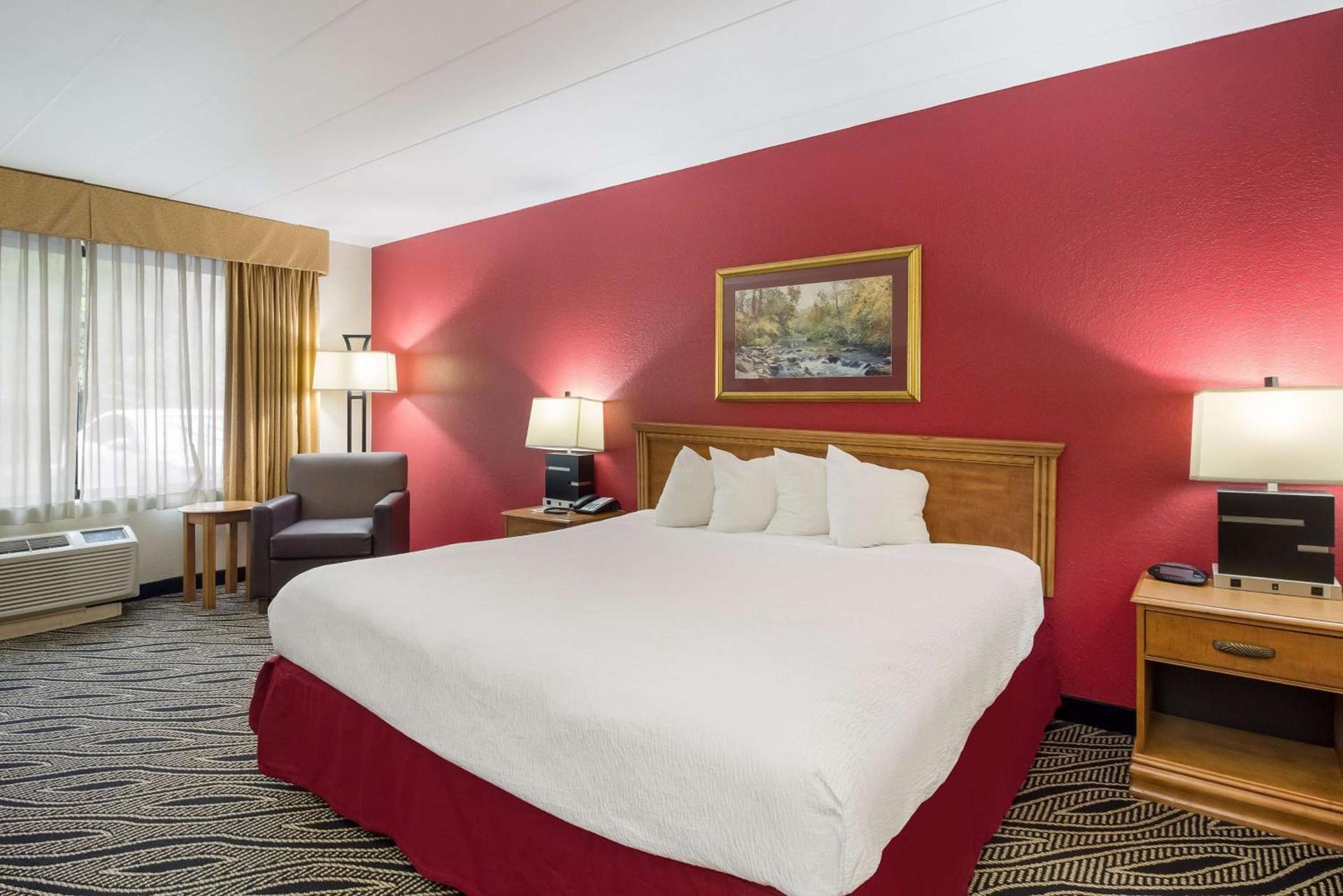 Best Western Braddock Inn photo 8