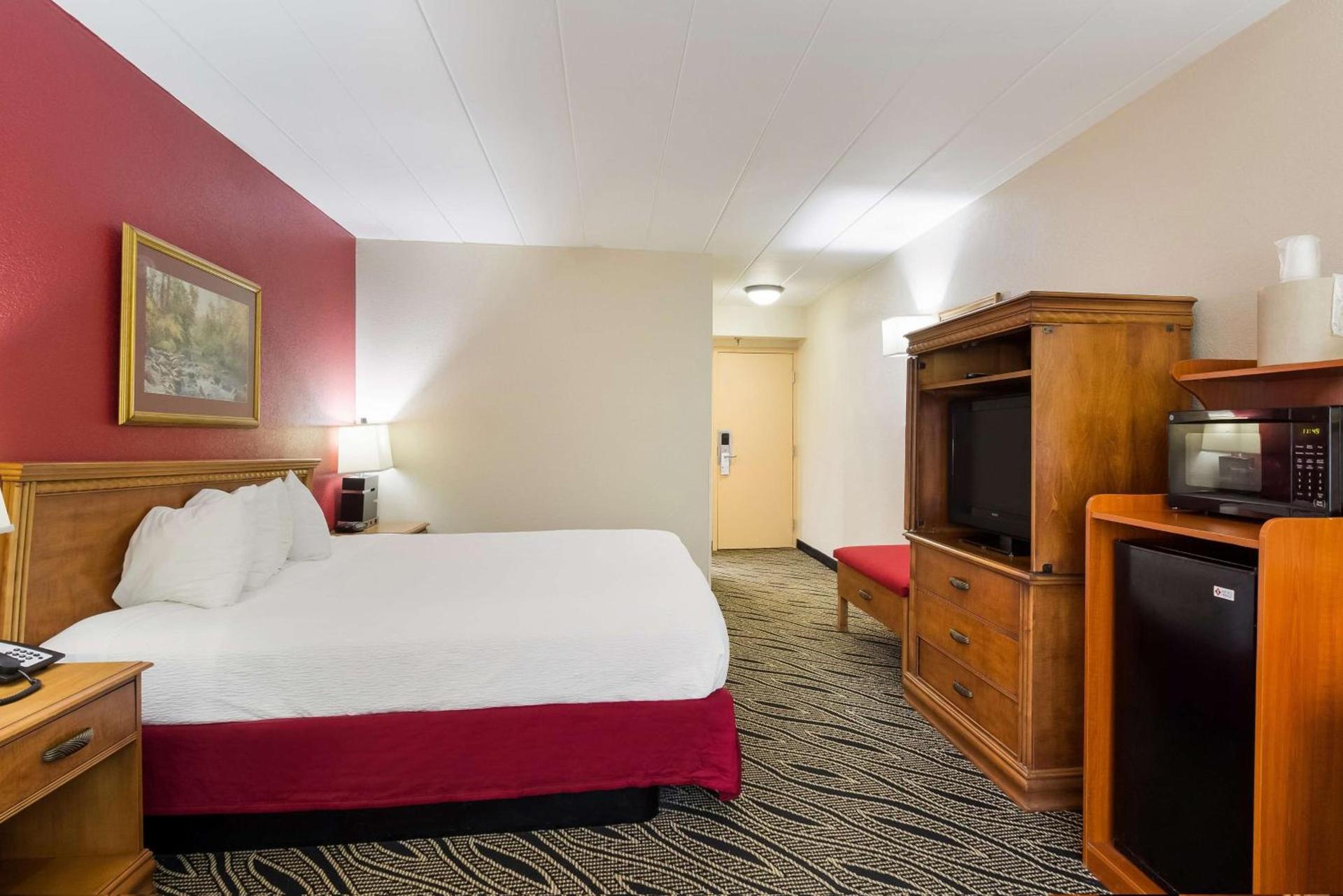 Best Western Braddock Inn photo 27