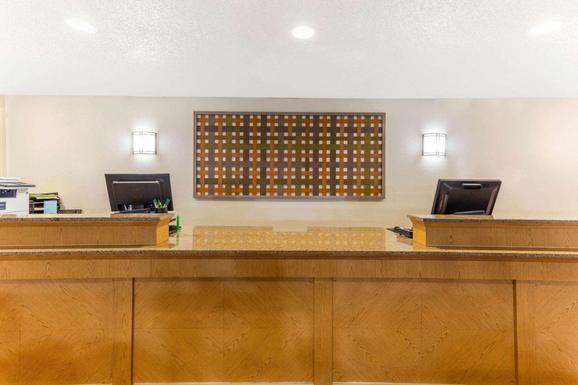 La Quinta by Wyndham Redding photo 4
