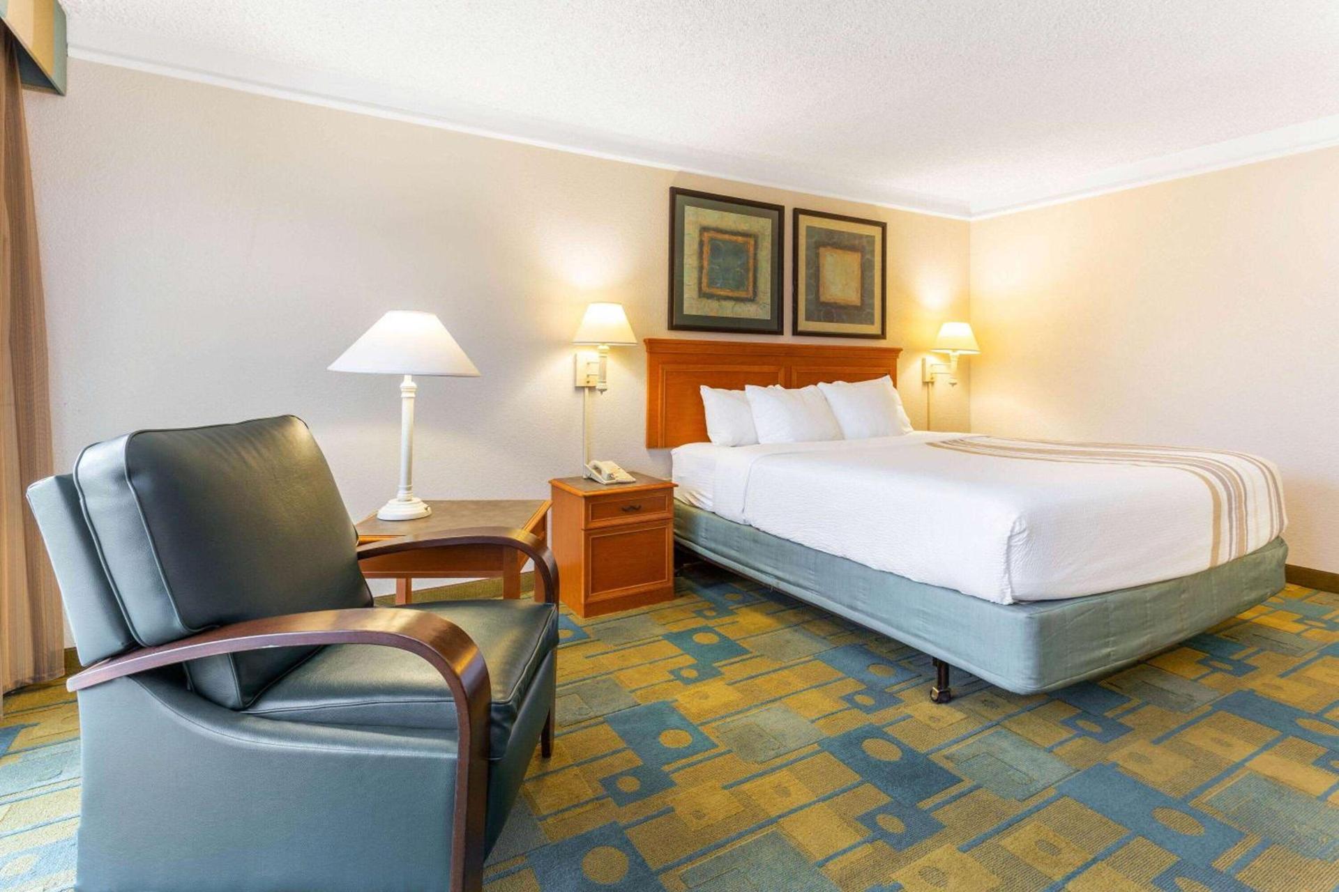 La Quinta by Wyndham Redding photo 29