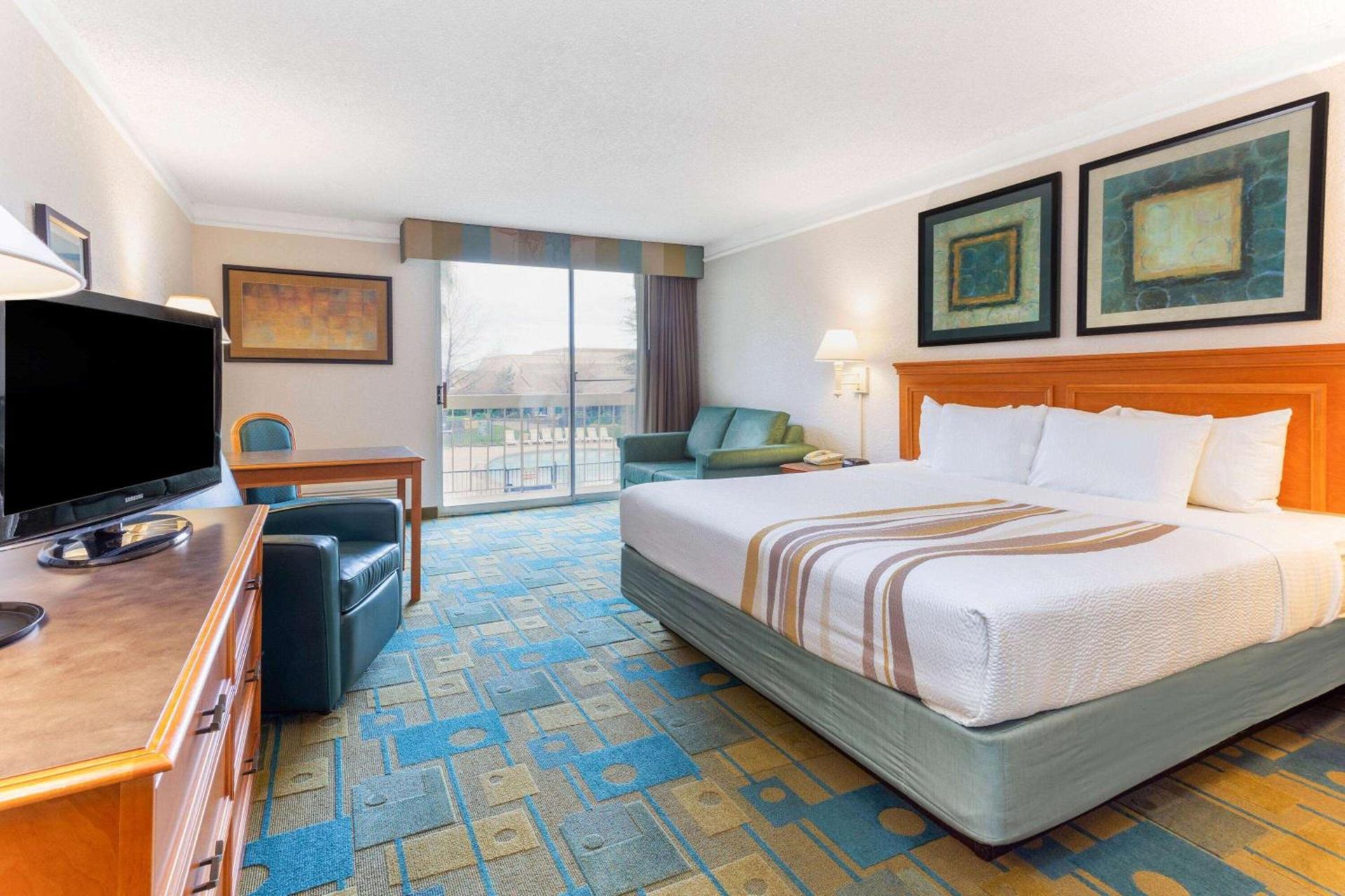 La Quinta by Wyndham Redding photo 16