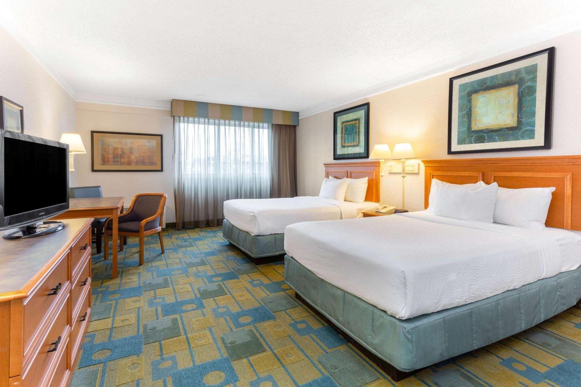 La Quinta by Wyndham Redding photo 23
