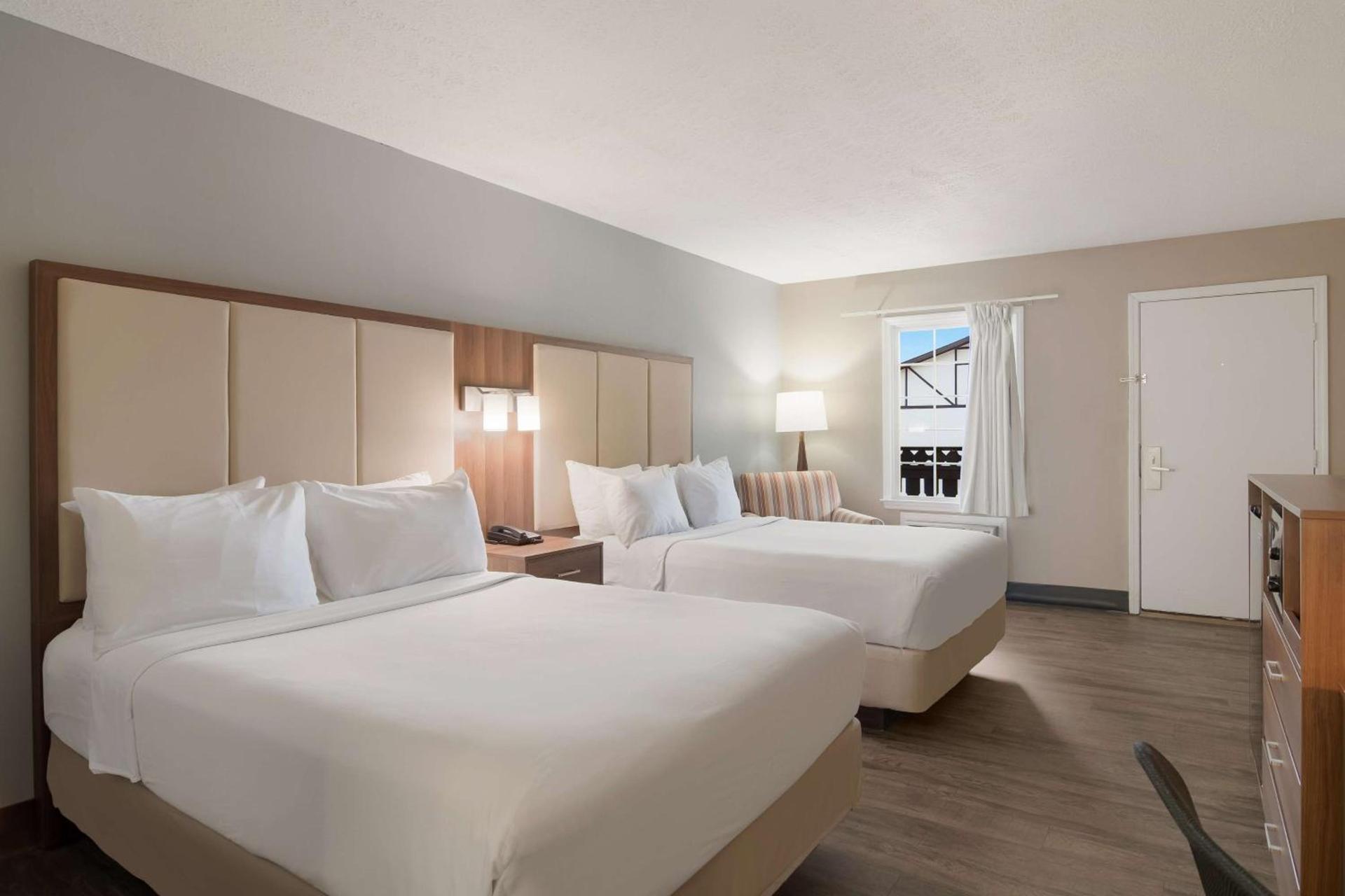 SureStay Hotel by Best Western Helen Downtown photo 13