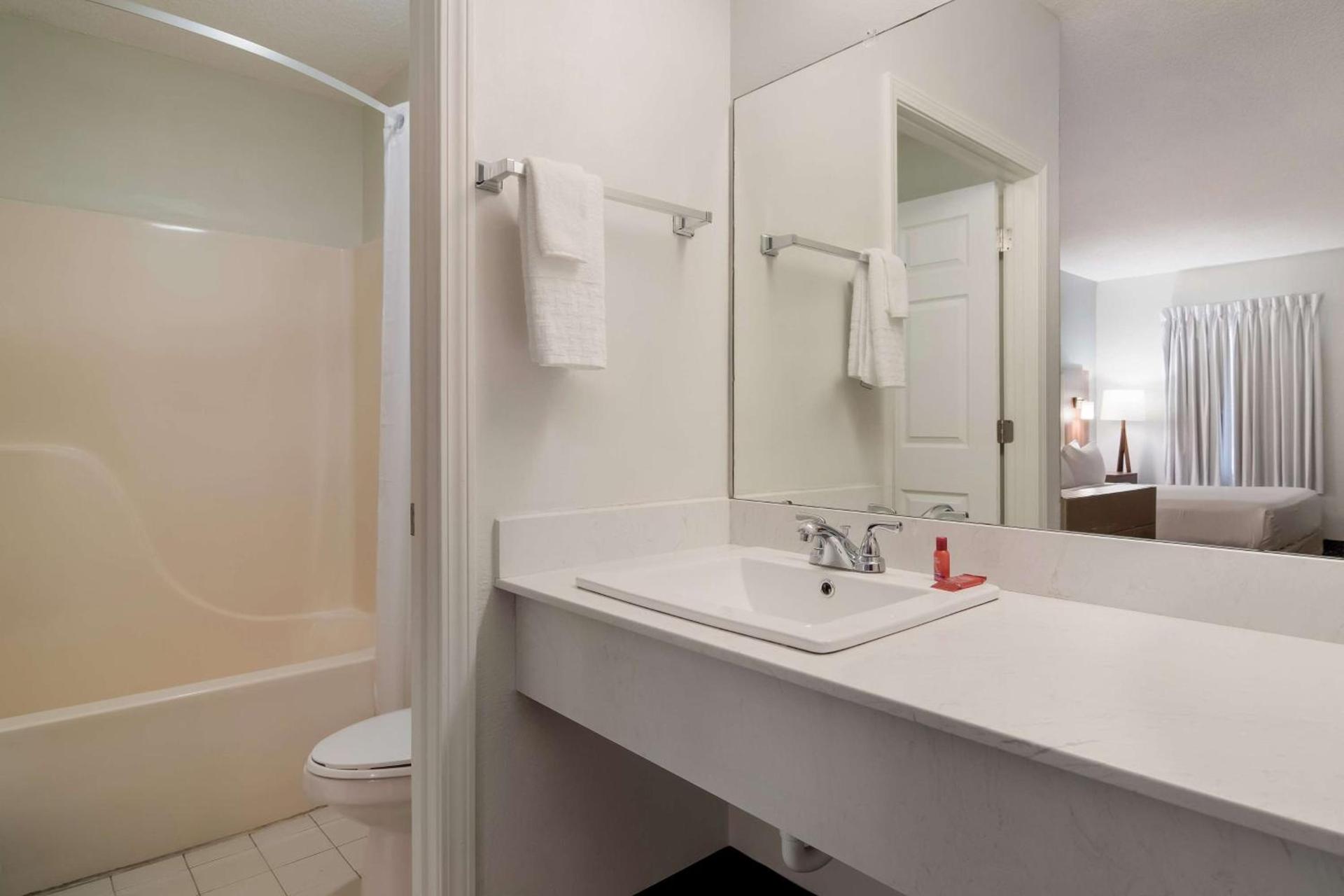 SureStay Hotel by Best Western Helen Downtown photo 27