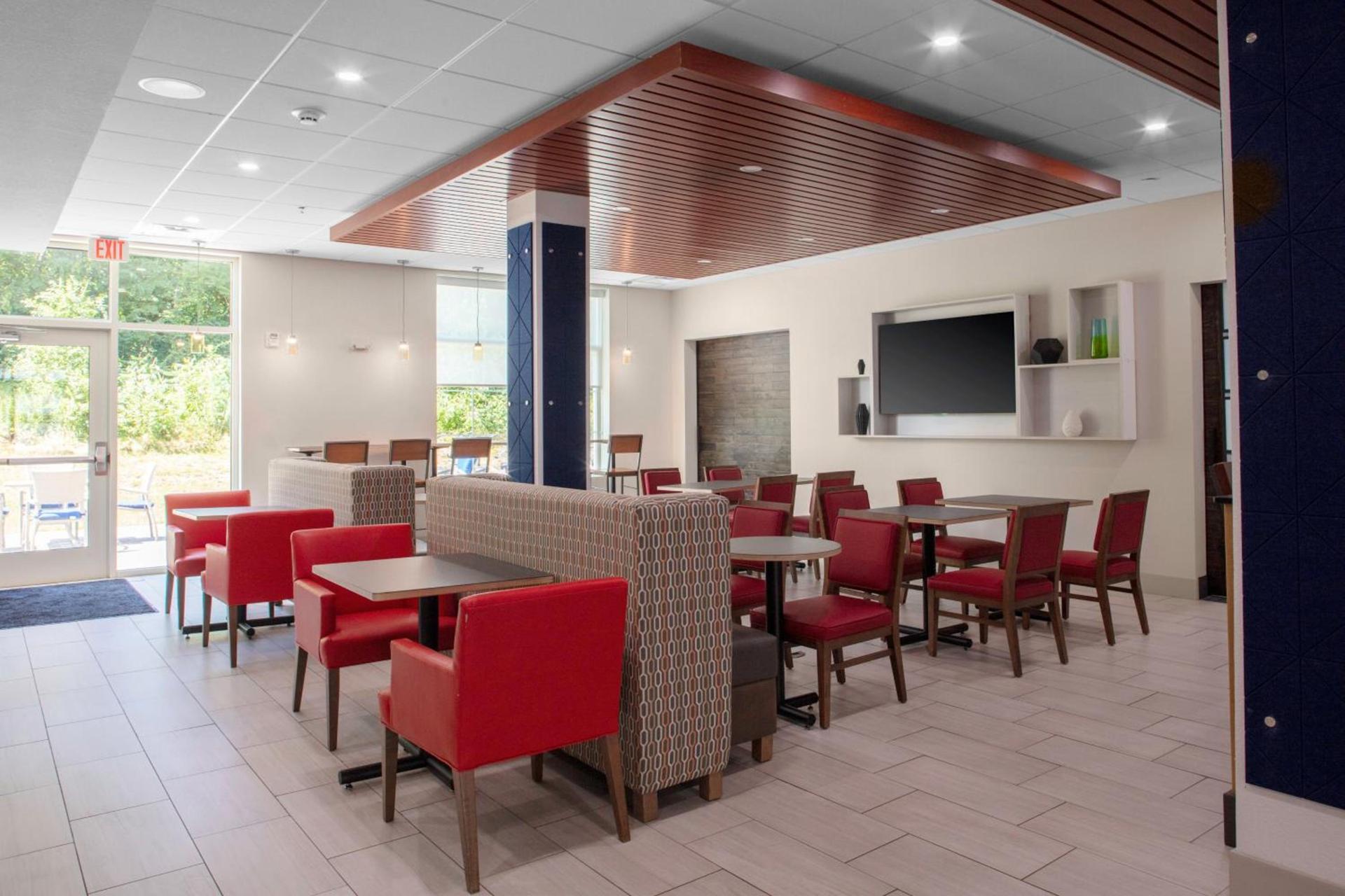 Holiday Inn Express - Wells-Ogunquit-Kennebunk by IHG photo 37