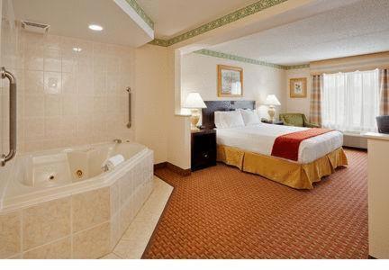 Holiday Inn Express Hotel & Suites Easton by IHG photo 2