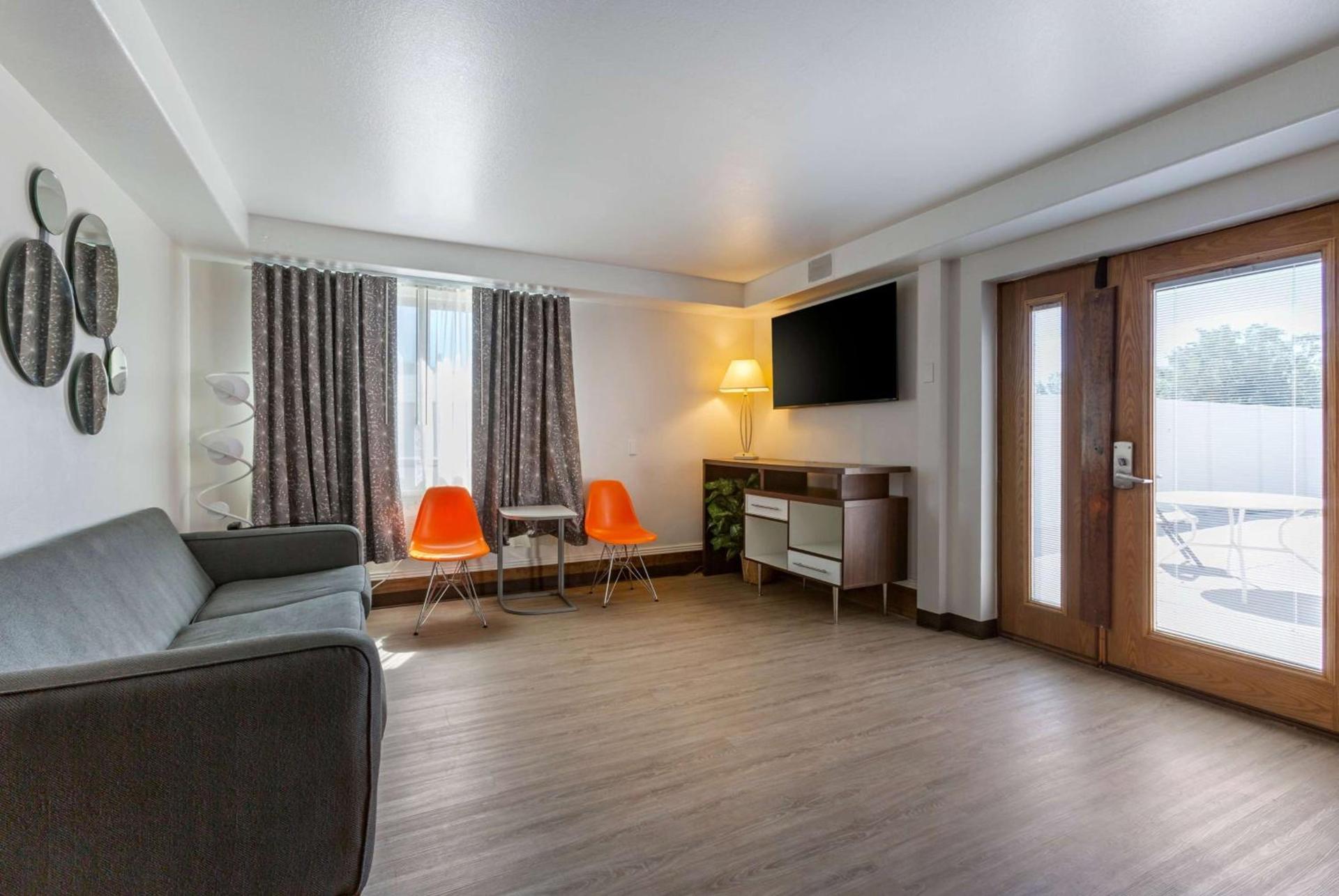 Howard Johnson by Wyndham Billings photo 33