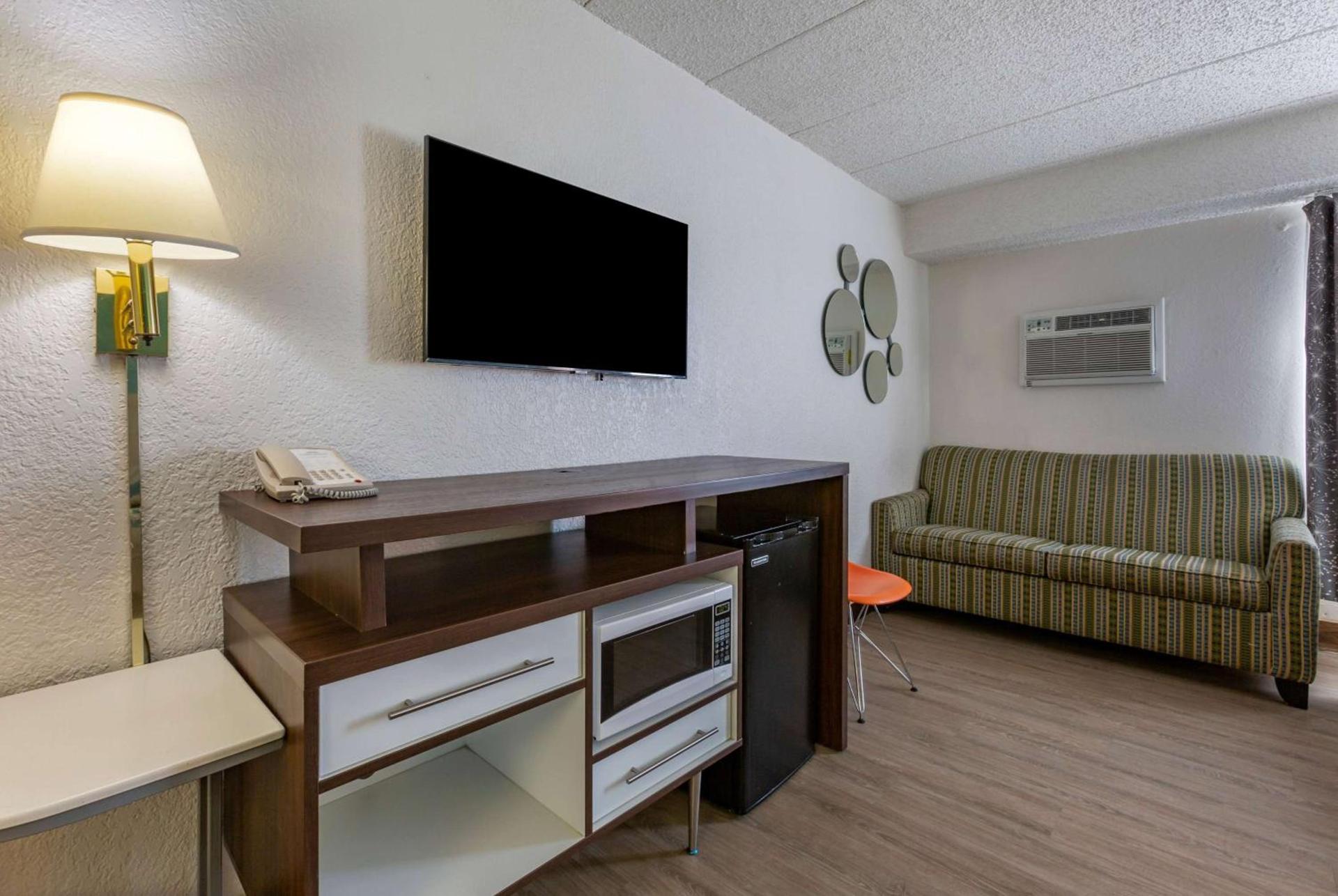 Howard Johnson by Wyndham Billings photo 34