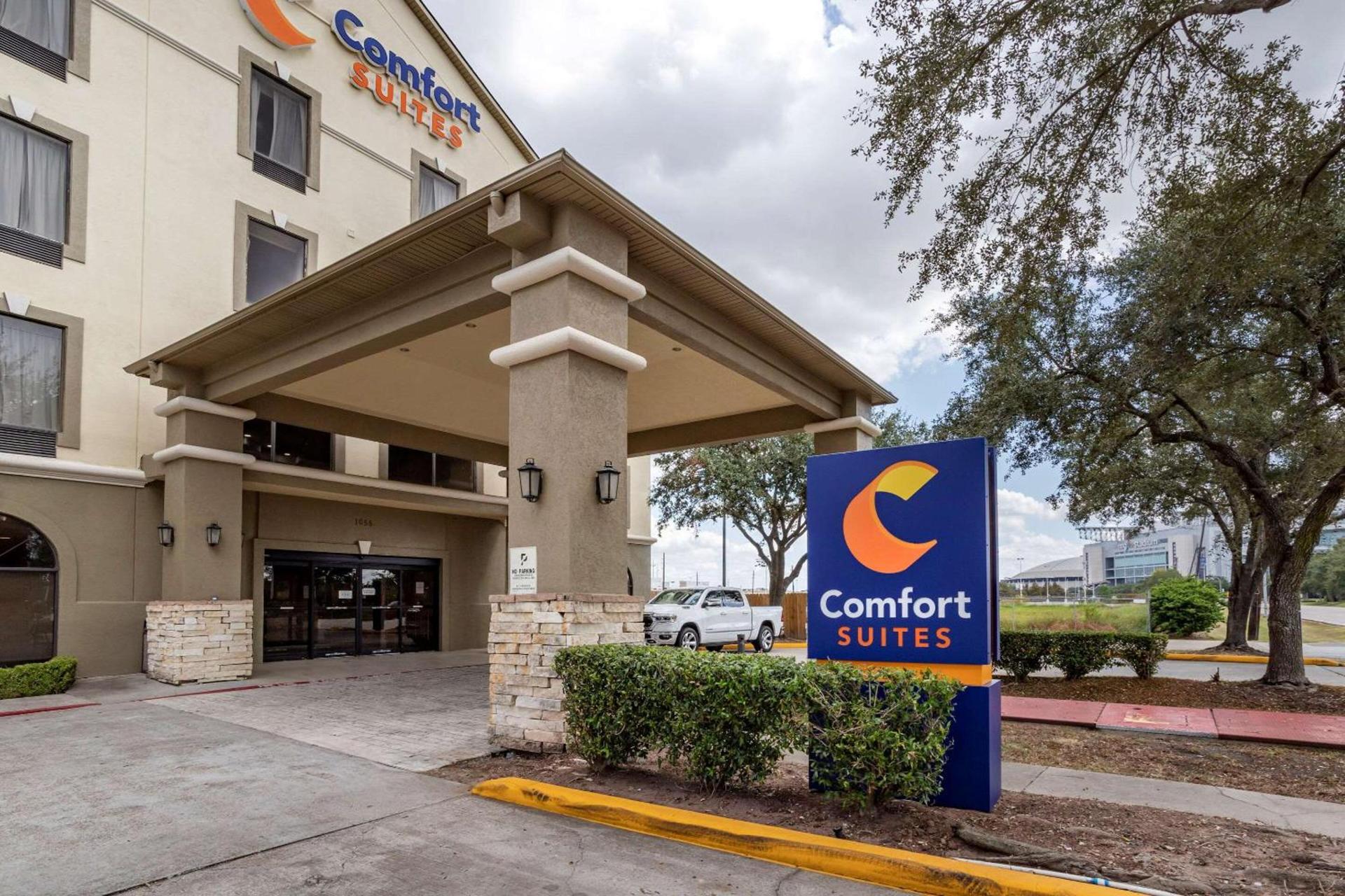 Comfort Suites Houston near Medical Center- NRG Stadium photo 2