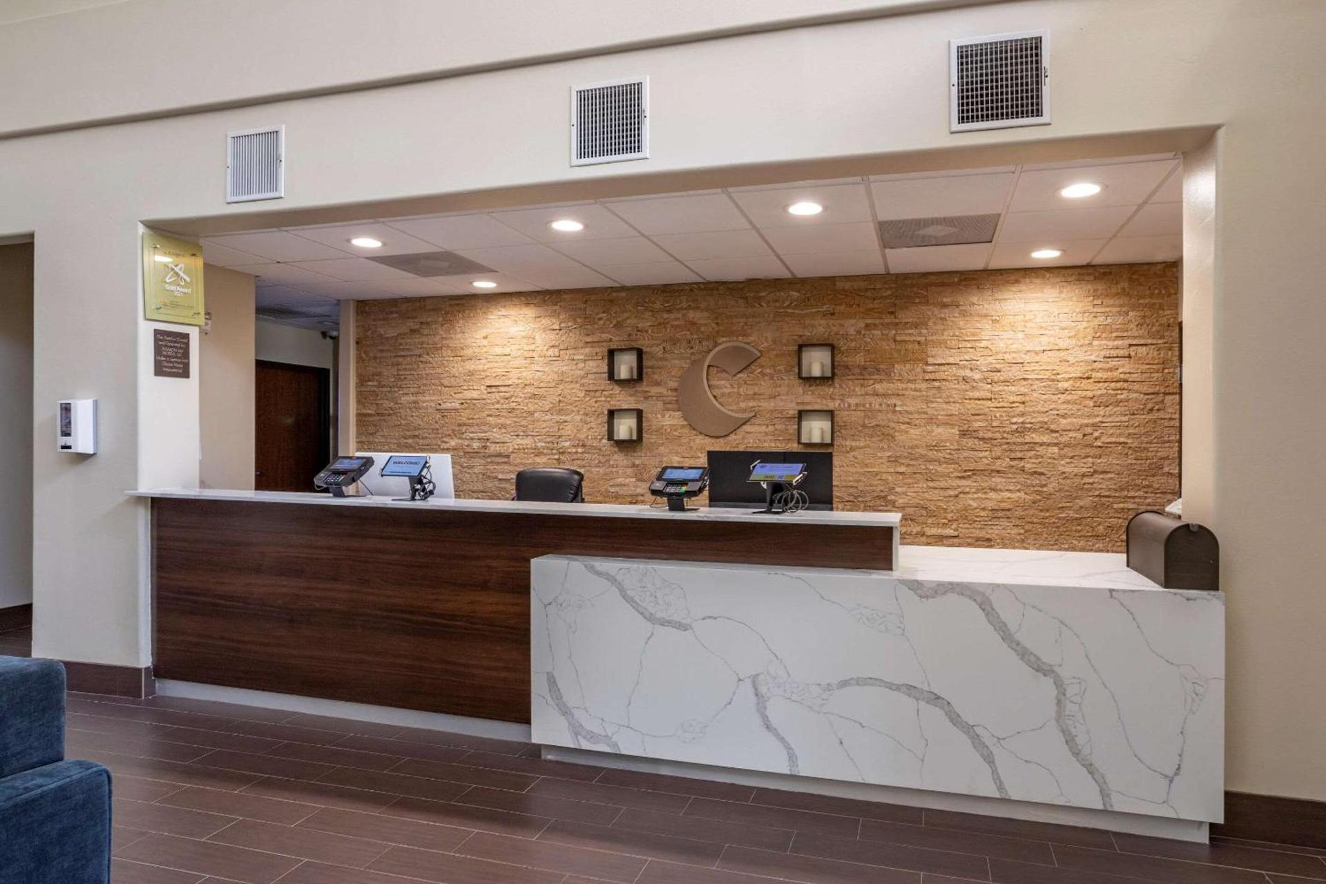Comfort Suites Houston near Medical Center- NRG Stadium photo 5