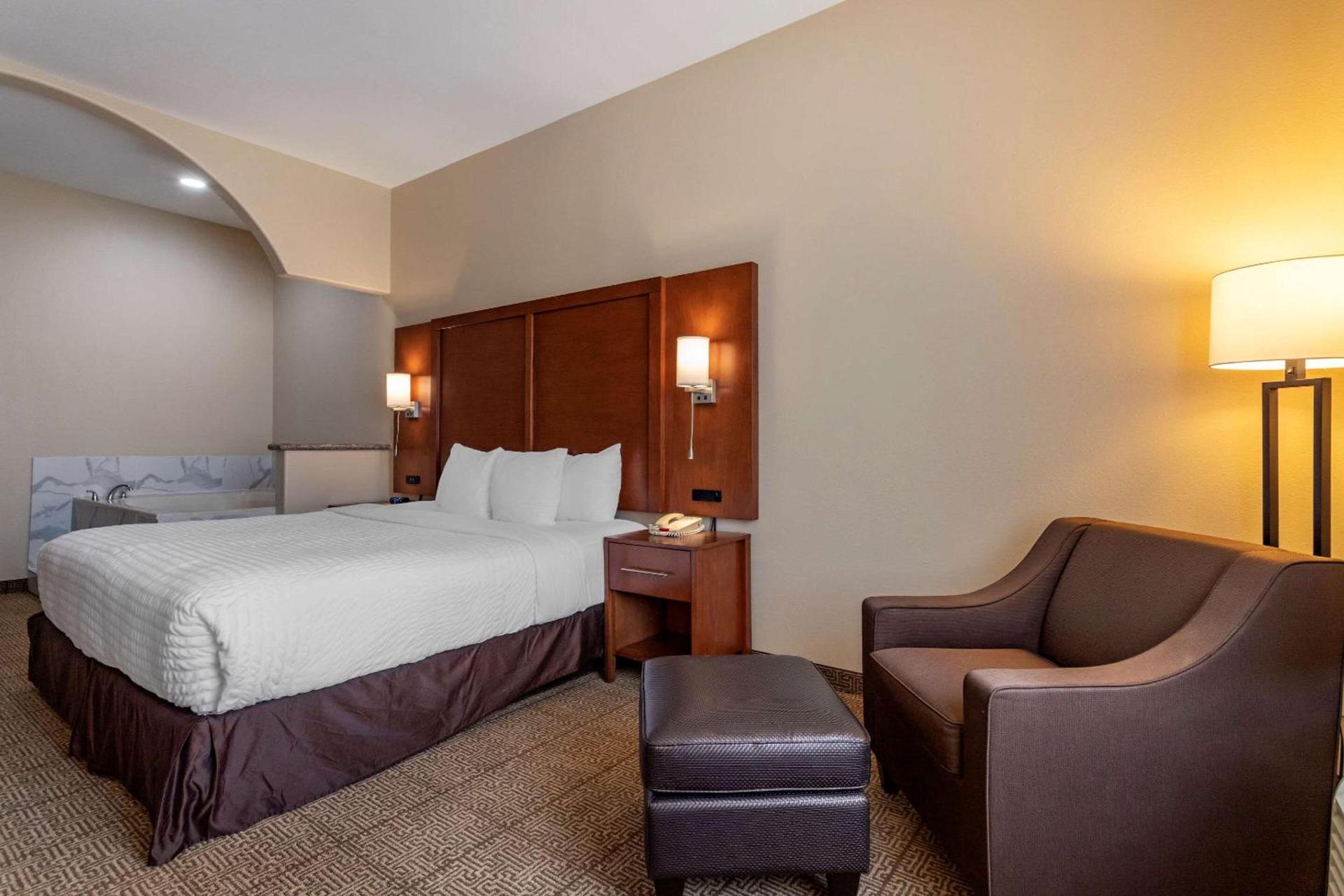 Comfort Suites Houston near Medical Center- NRG Stadium photo 19