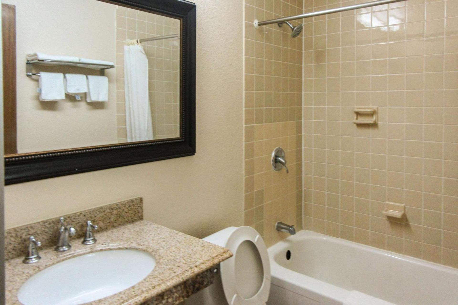 Executive Inn photo 22