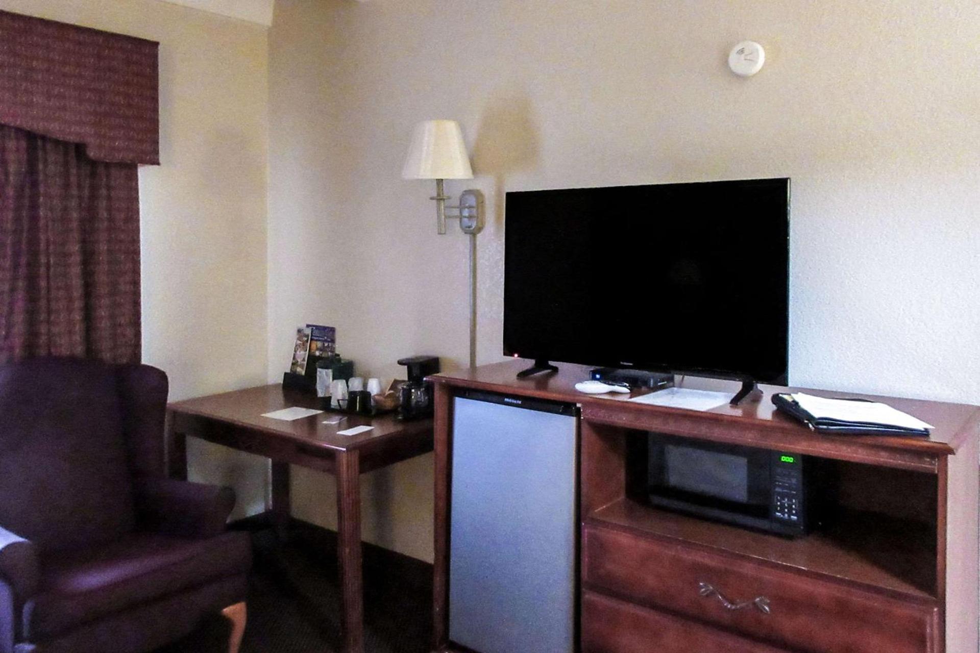 Executive Inn photo 9