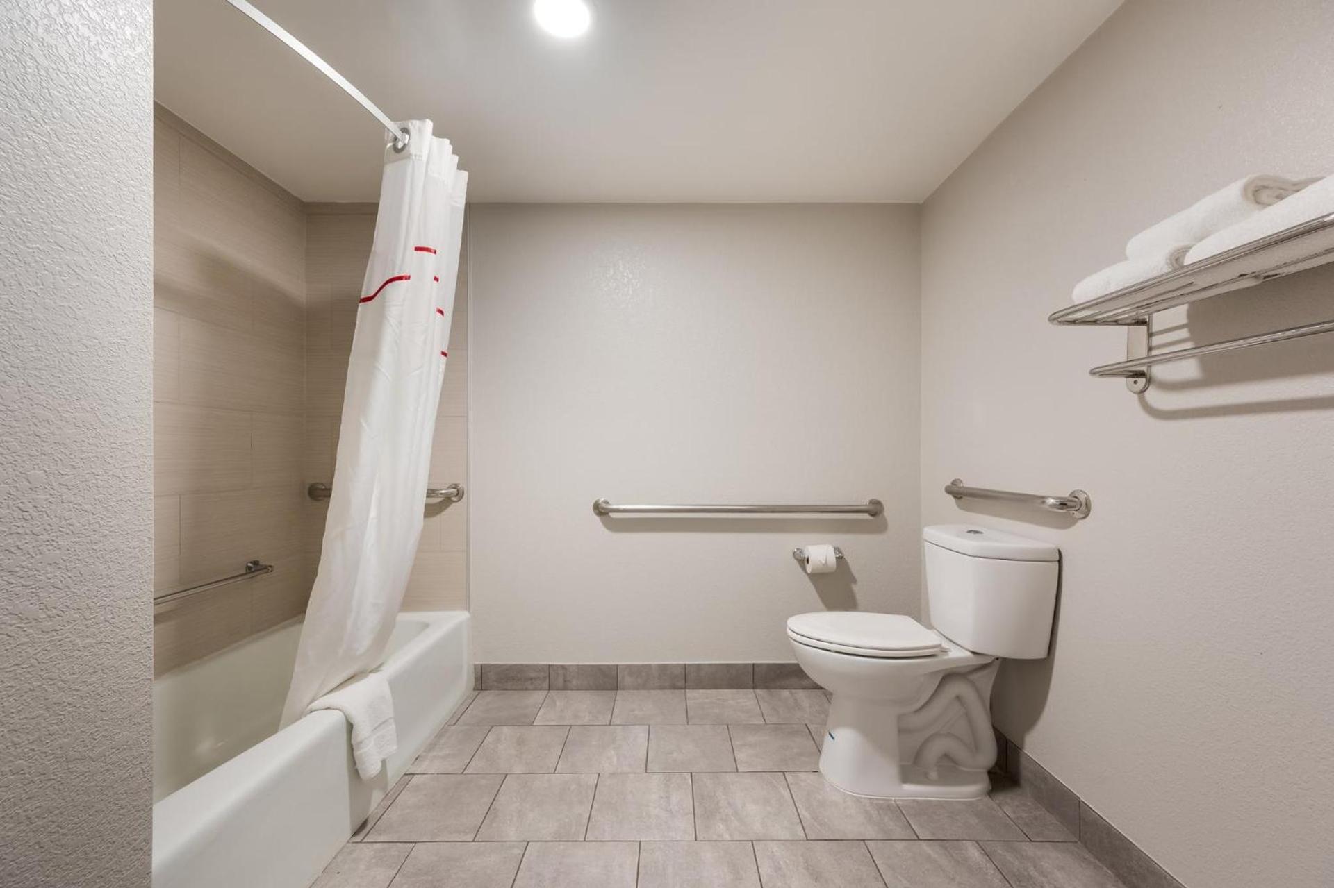 Red Roof Inn Birmingham South photo 24