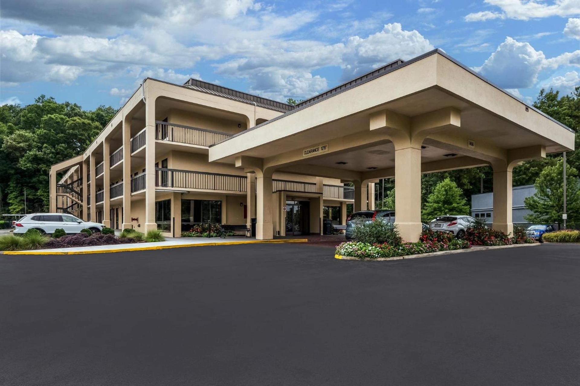 Red Roof Inn Birmingham South photo 13