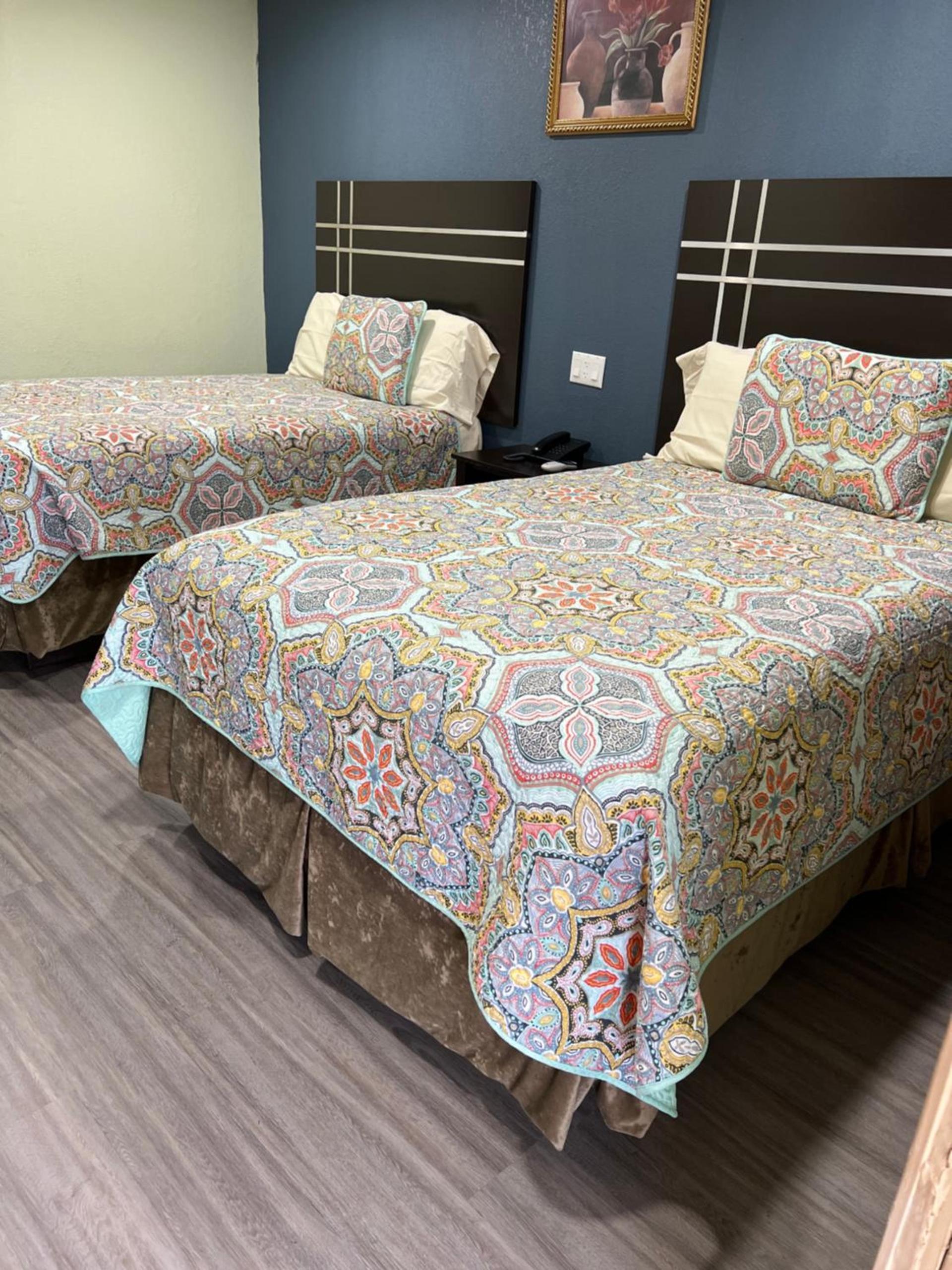 Budget Inn photo 8