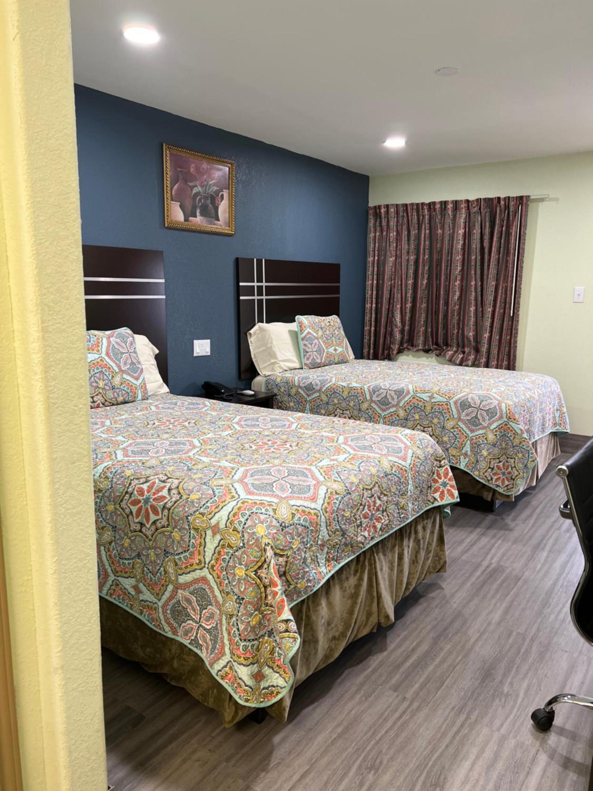 Budget Inn photo 6