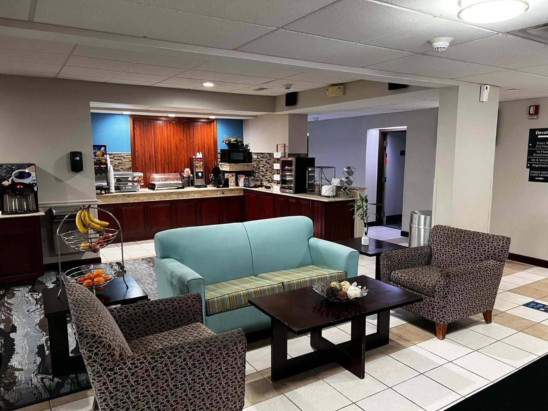 Baymont By Wyndham Monroe Ohio photo 13