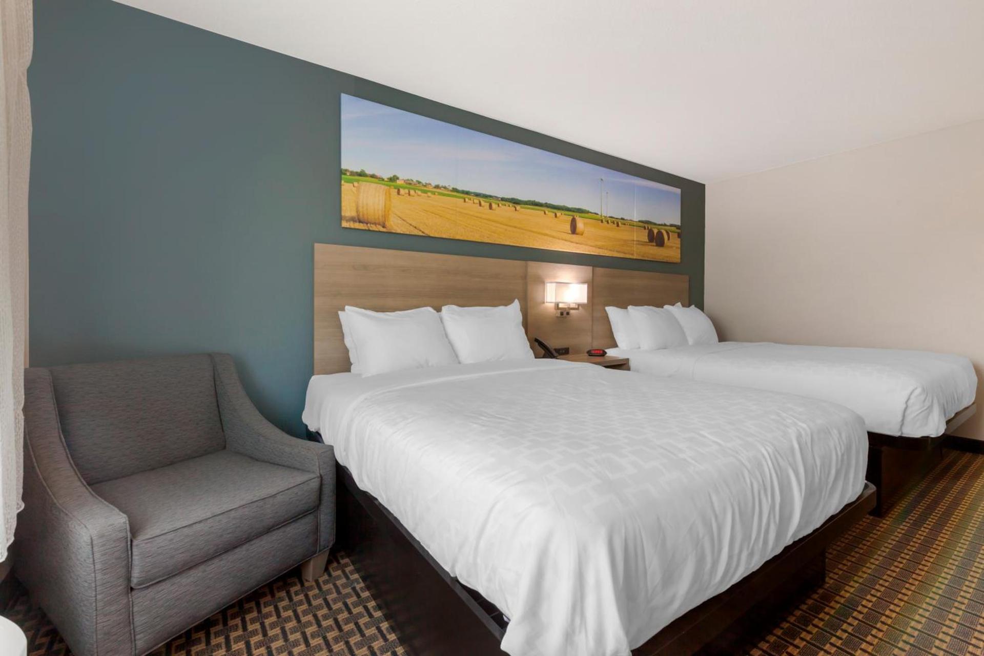 Red Roof Inn & Suites Tomah photo 37