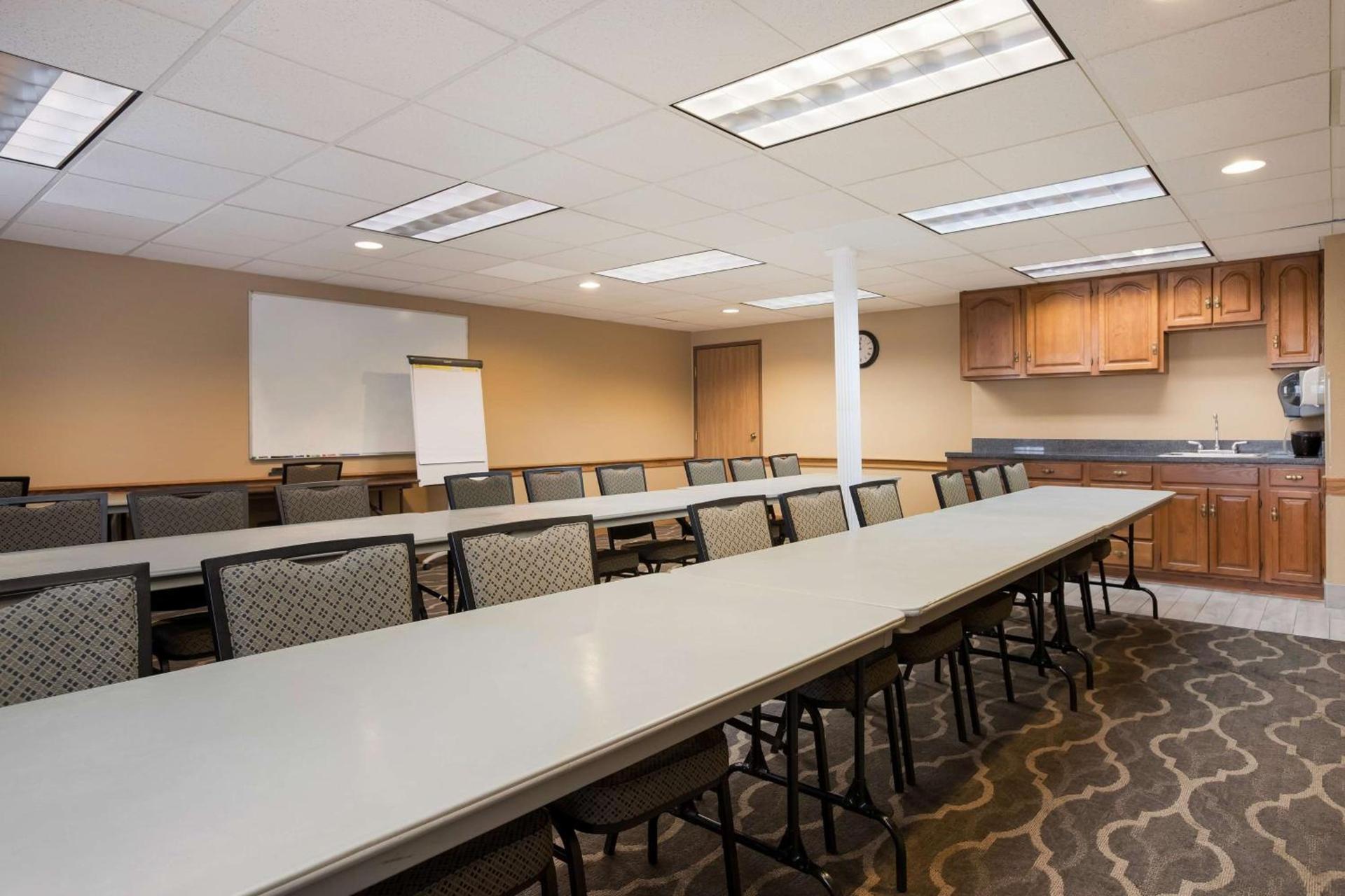 Best Western Kendallville Inn photo 15