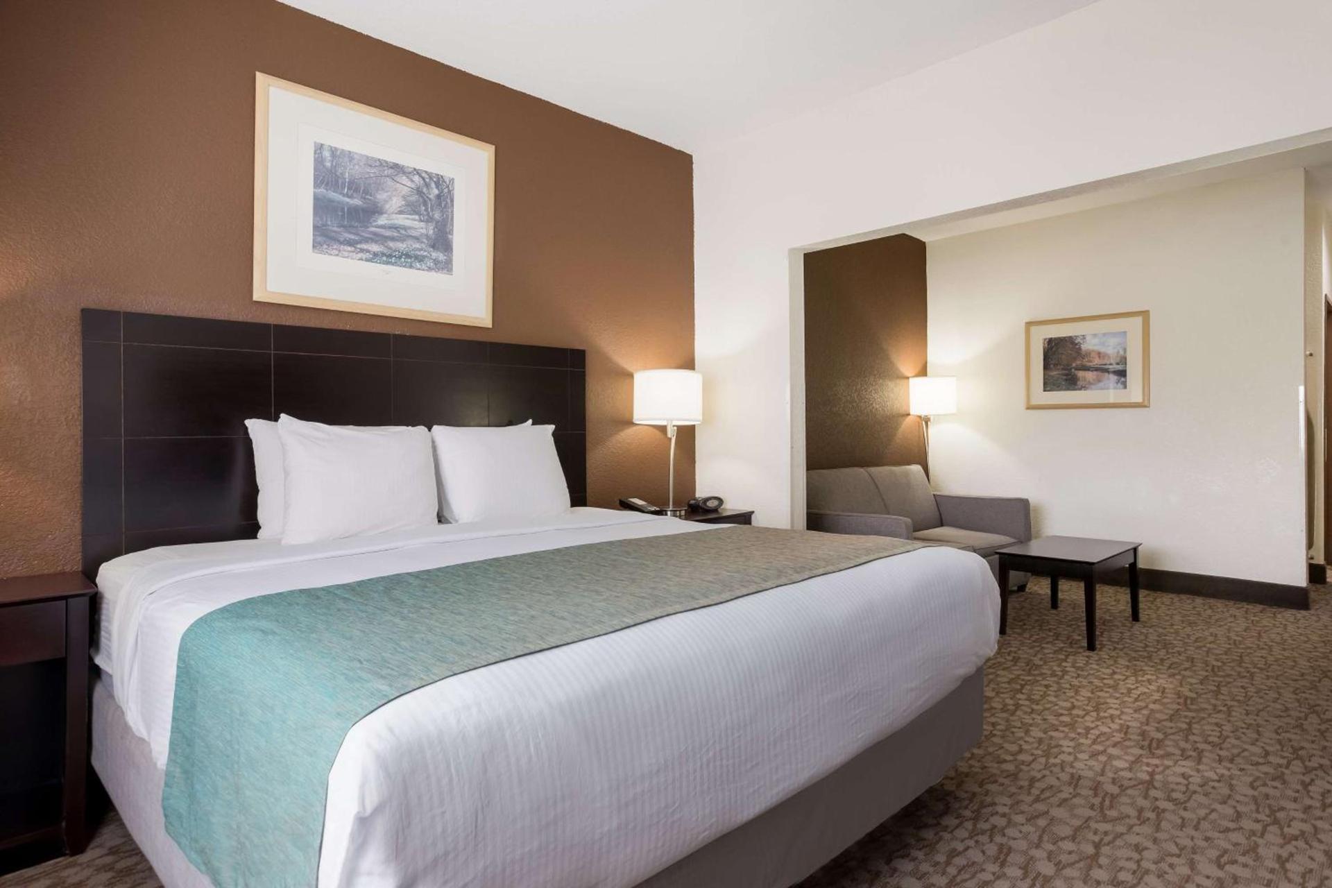 Best Western Kendallville Inn photo 18