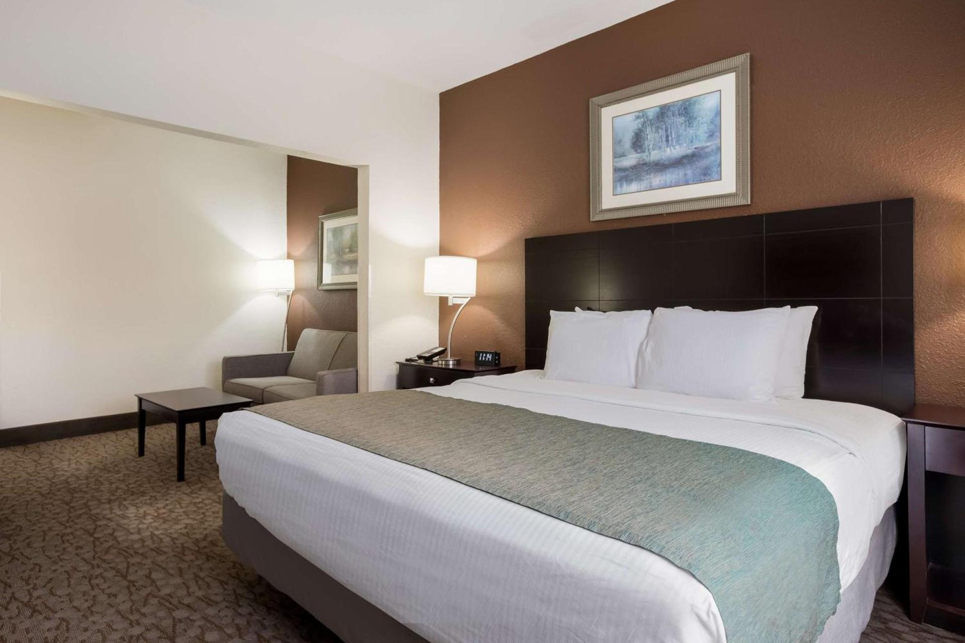 Best Western Kendallville Inn photo 22