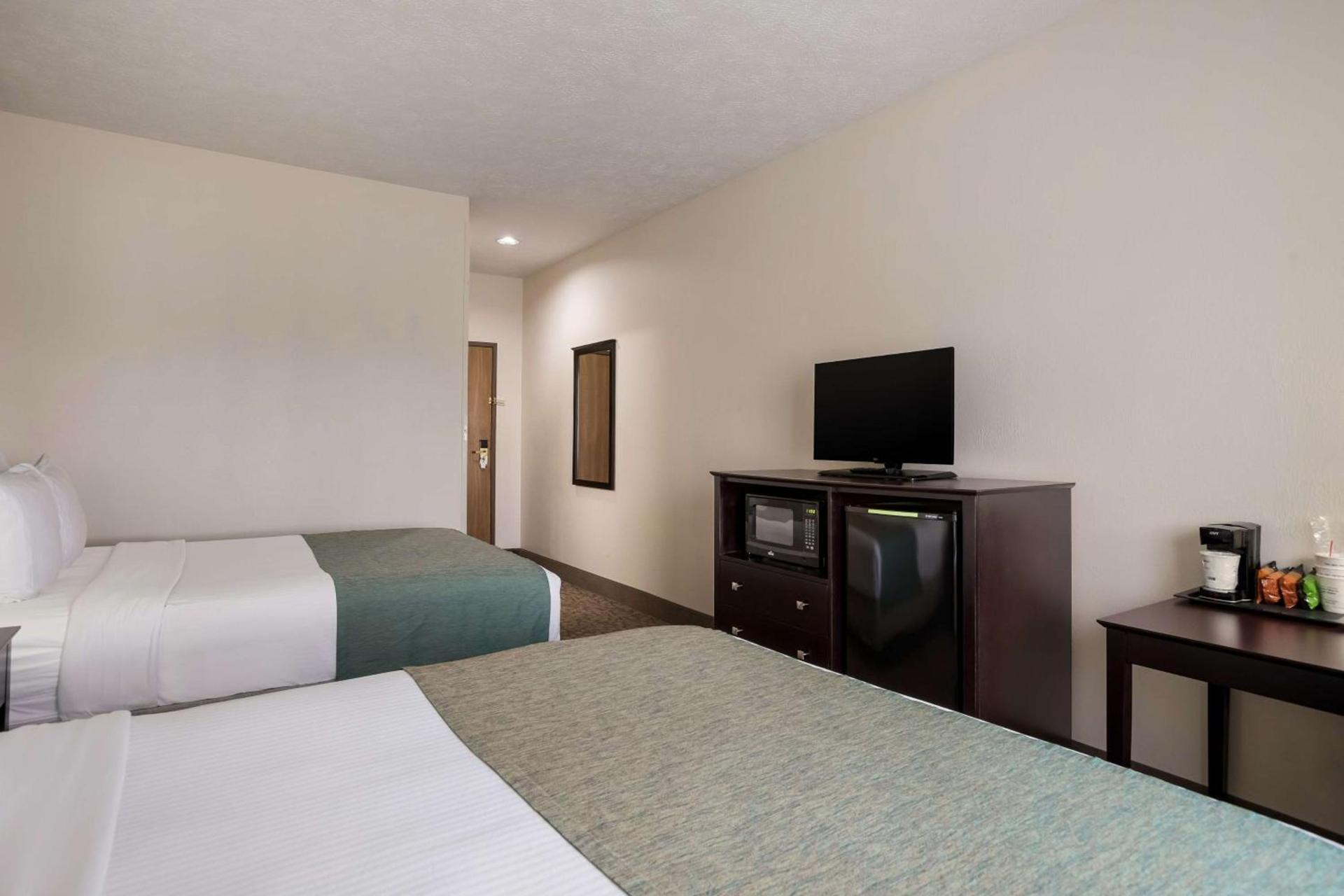 Best Western Kendallville Inn photo 25