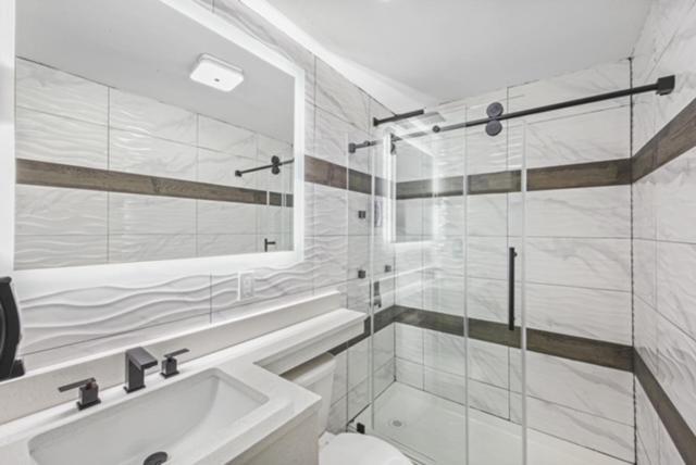 Hotel OPUS Bronx Near Bay Plaza Mall photo 14