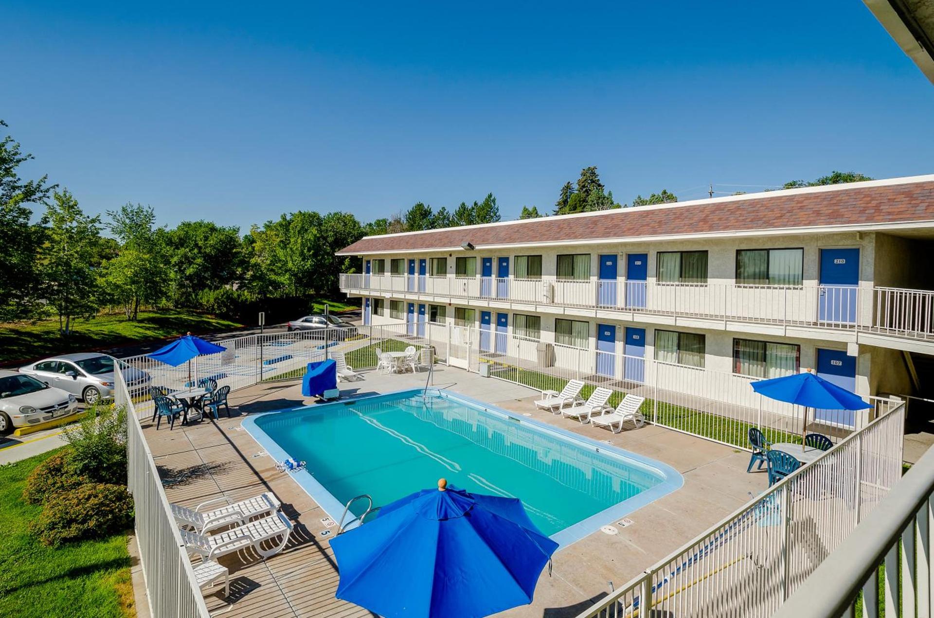Motel 6 Thornton photo 18