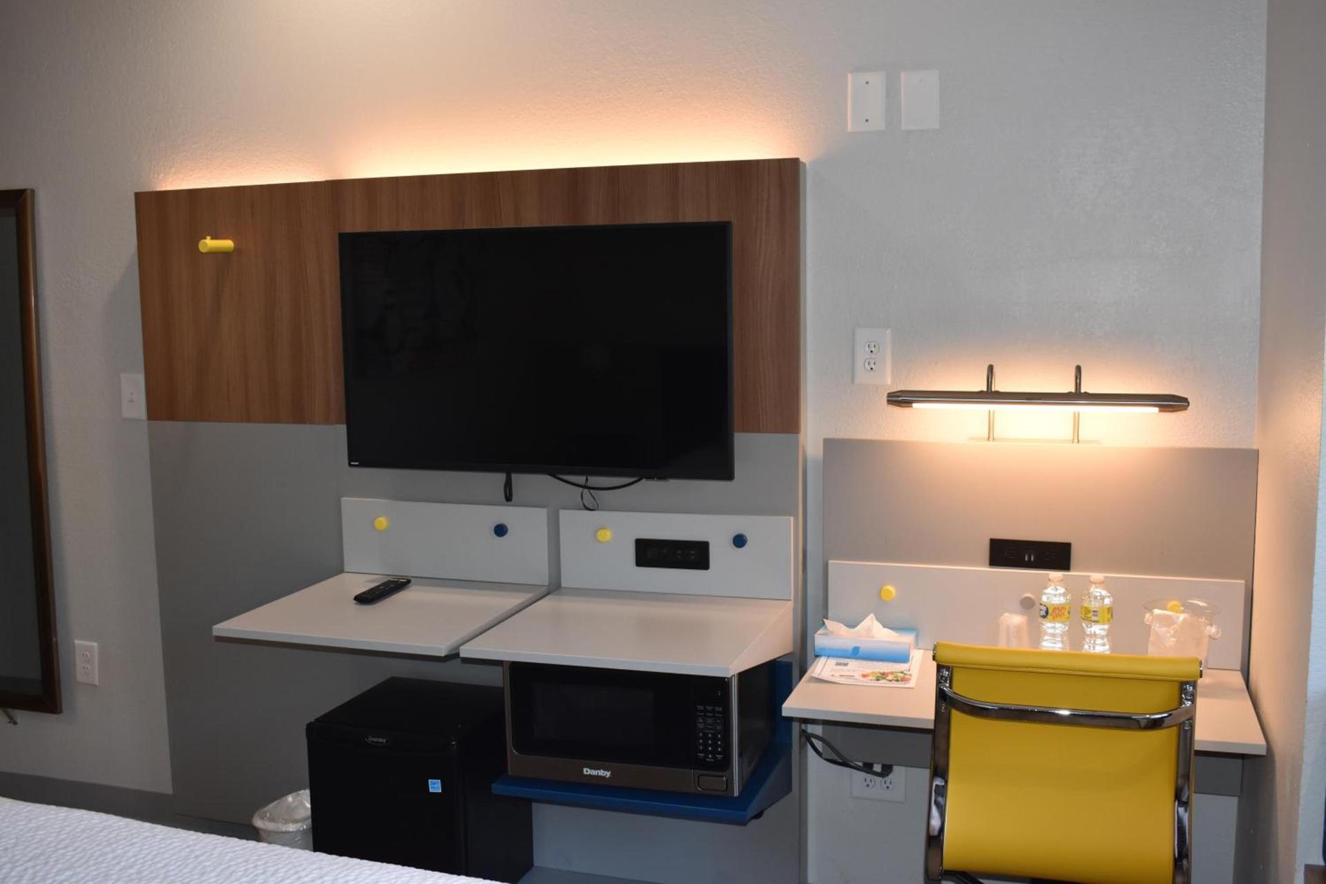 Microtel Inn & Suites by Wyndham Stockbridge/Atlanta I-75 photo 69