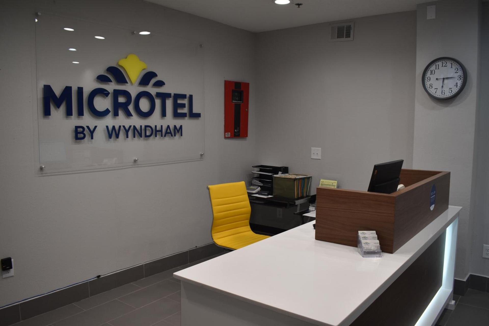 Microtel Inn & Suites by Wyndham Stockbridge/Atlanta I-75 photo 94