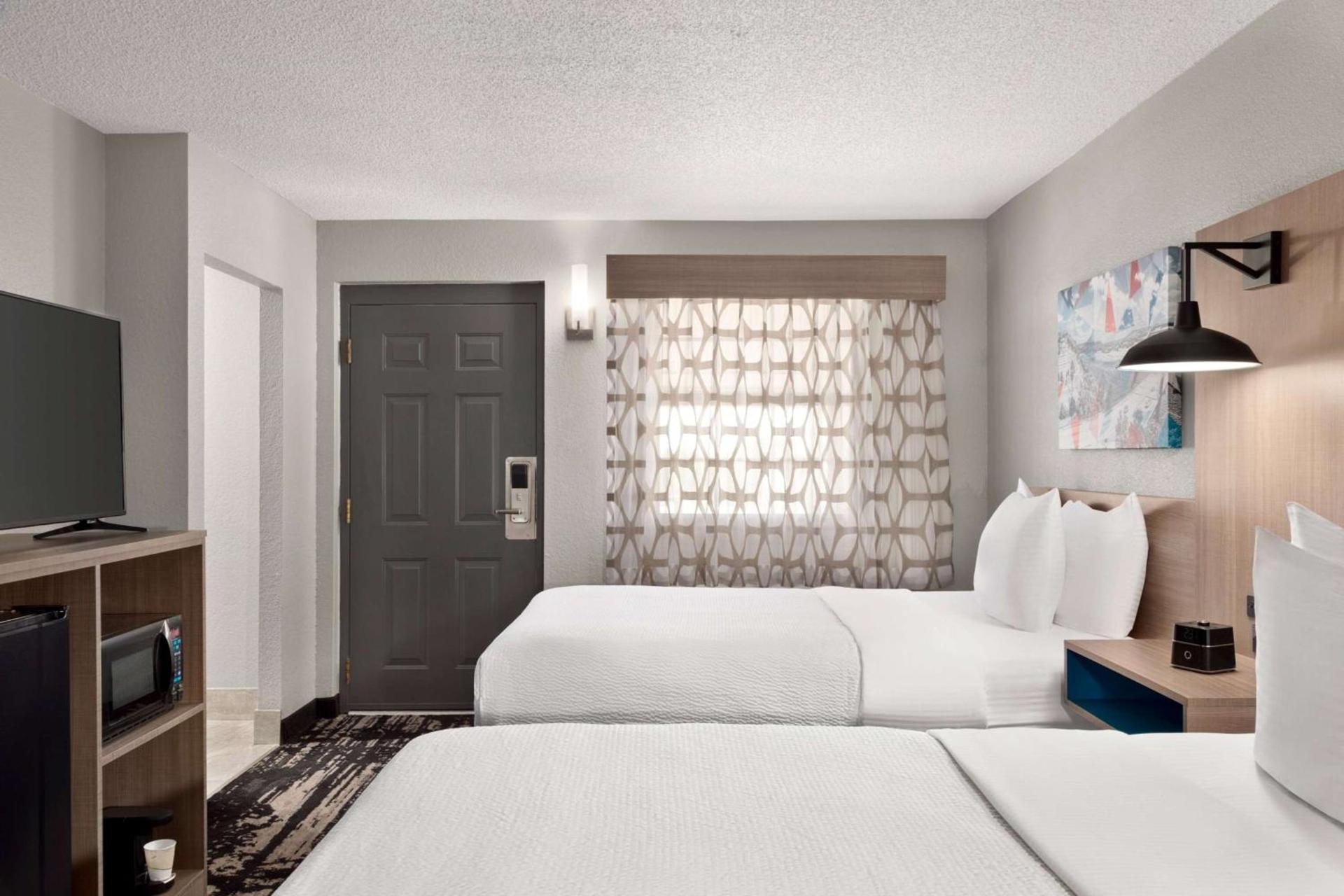 La Quinta Inn by Wyndham Temple photo 8