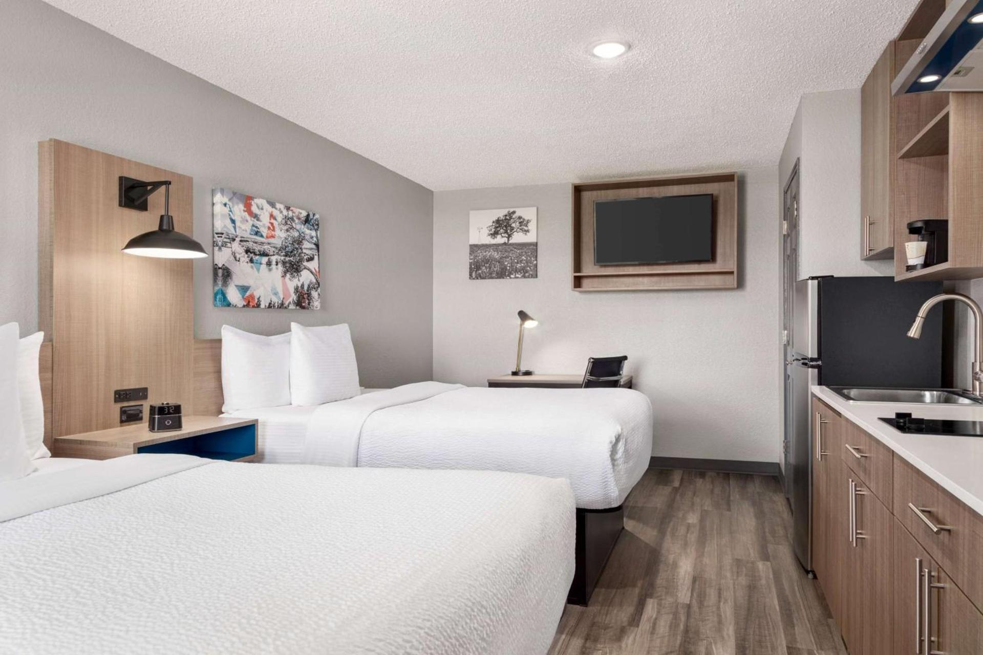 La Quinta Inn by Wyndham Temple photo 18