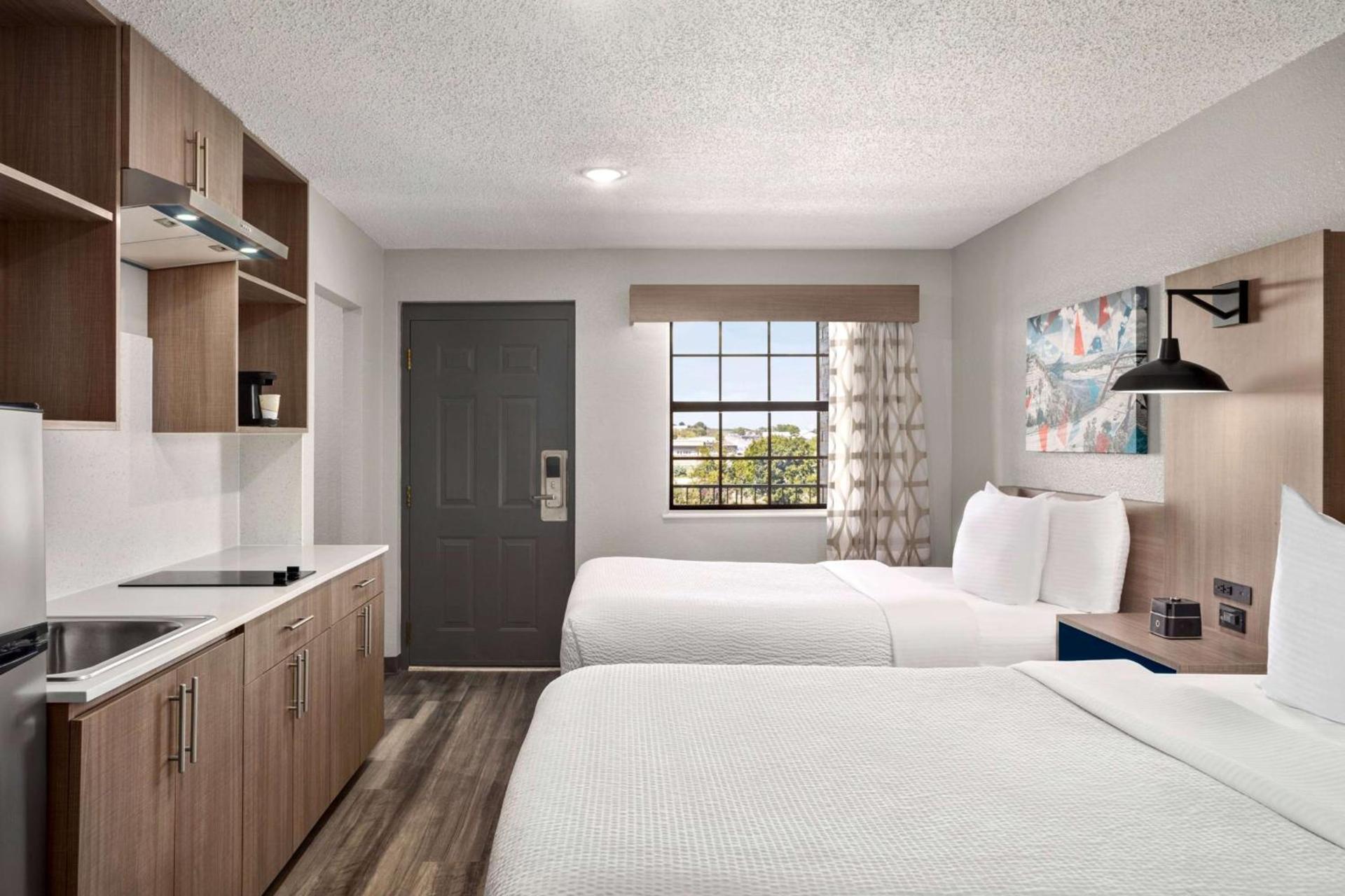 La Quinta Inn by Wyndham Temple photo 20