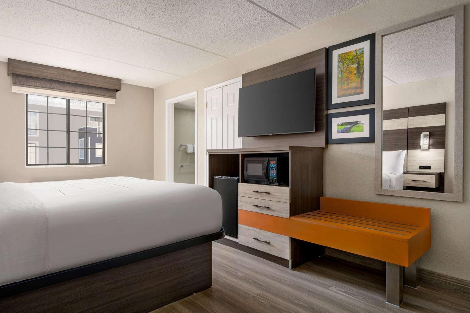 La Quinta Inn Lexington-Horse Park photo 17