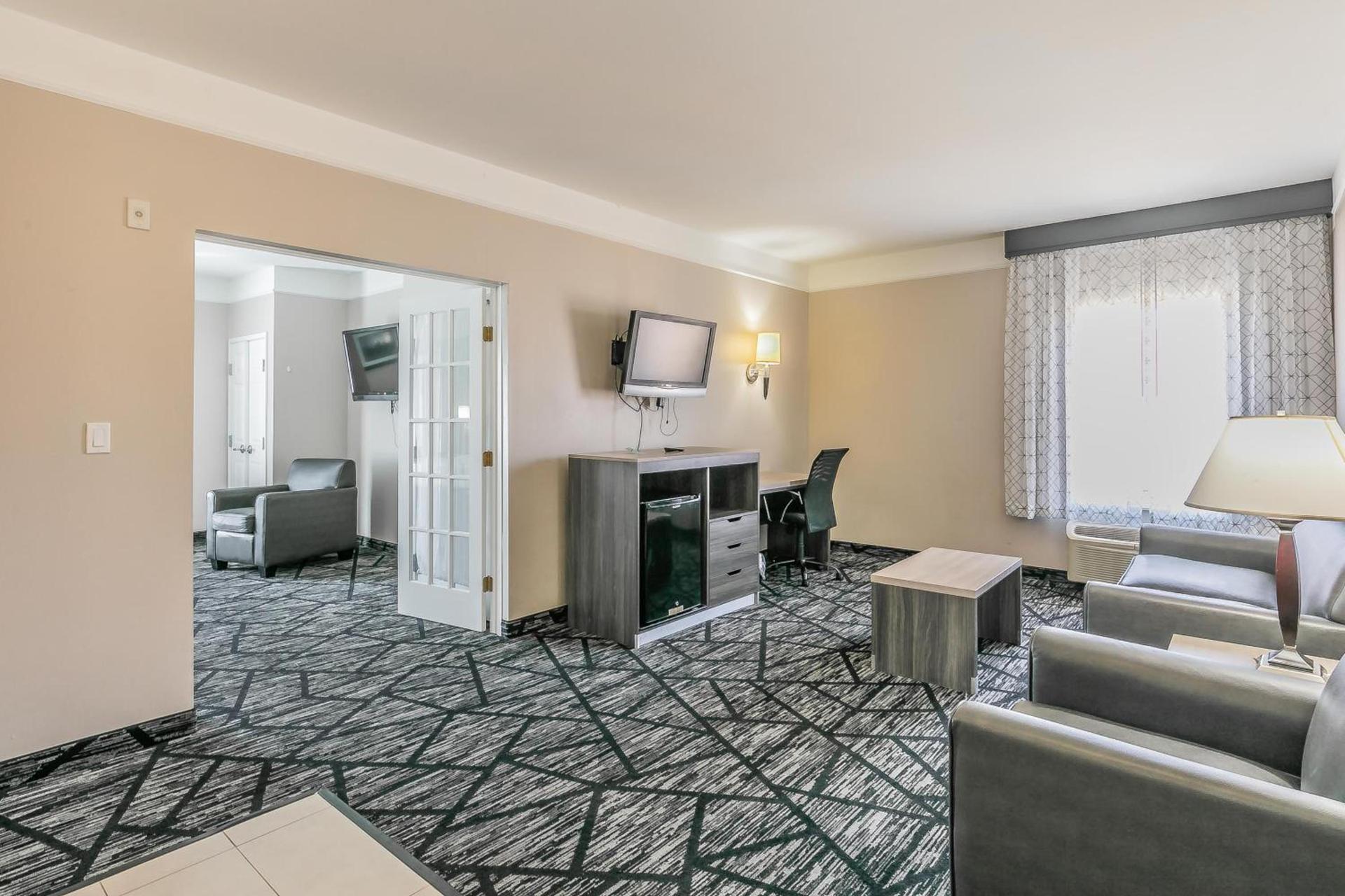 La Quinta by Wyndham Granbury photo 21