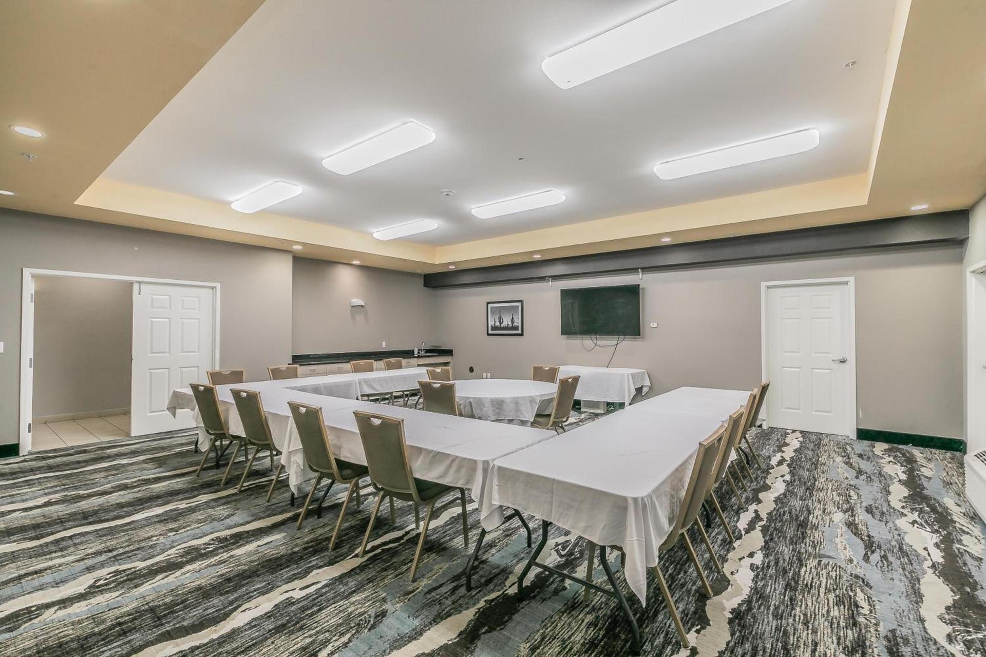 La Quinta by Wyndham Granbury photo 13