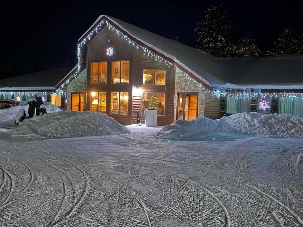 Boulder Bear Motor Lodge photo 5