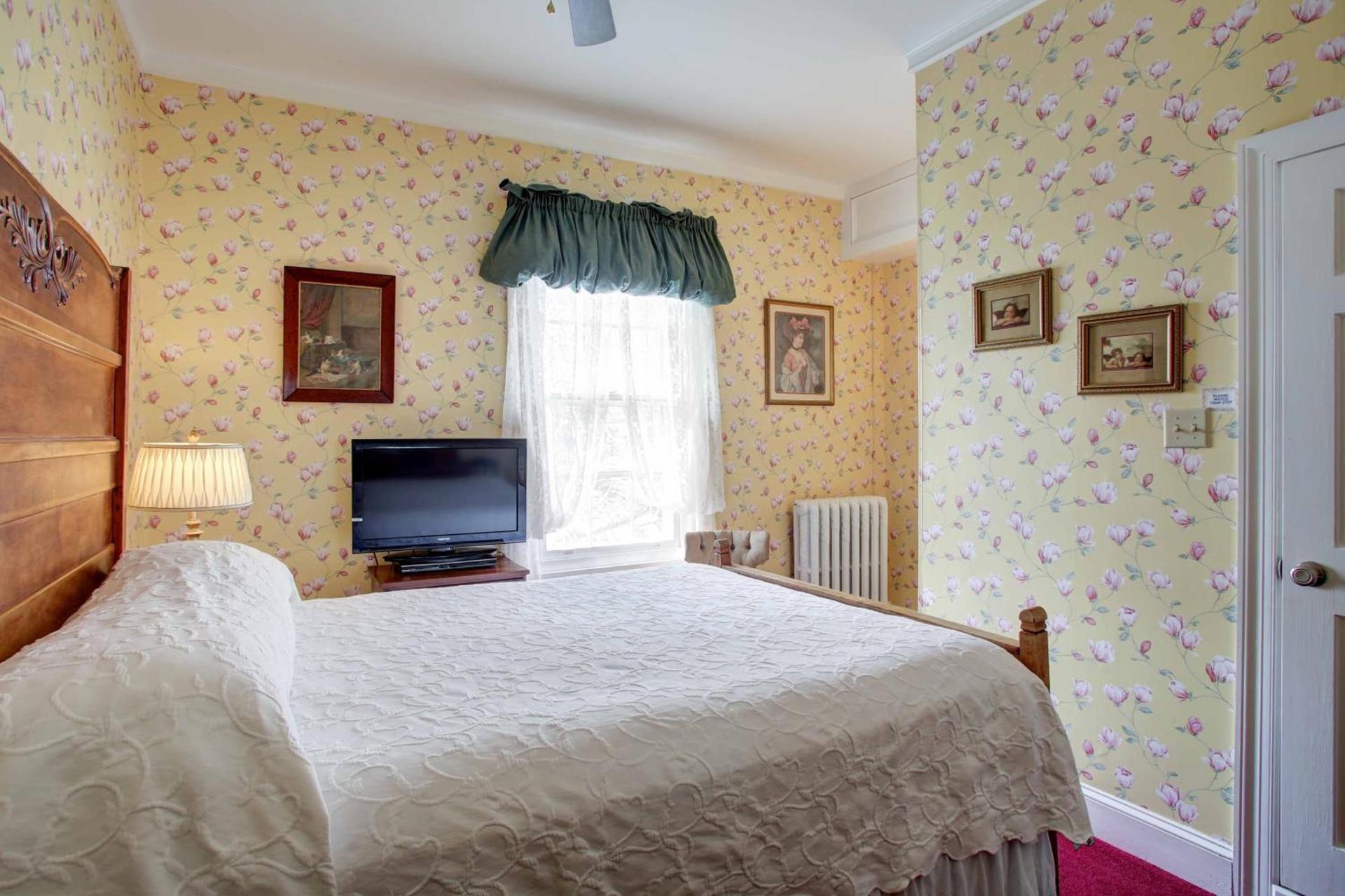 Wilbraham Mansion photo 39