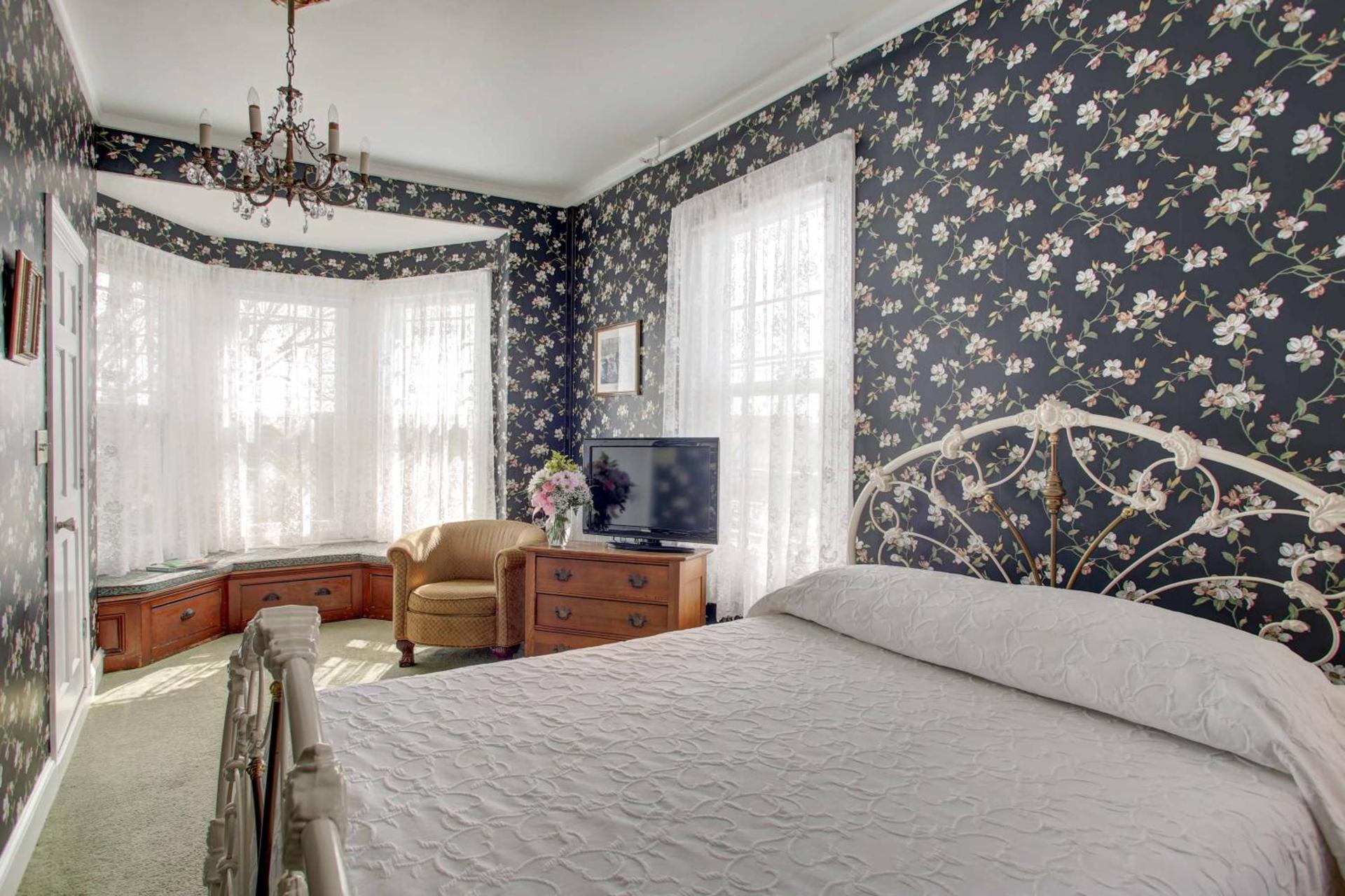 Wilbraham Mansion photo 41