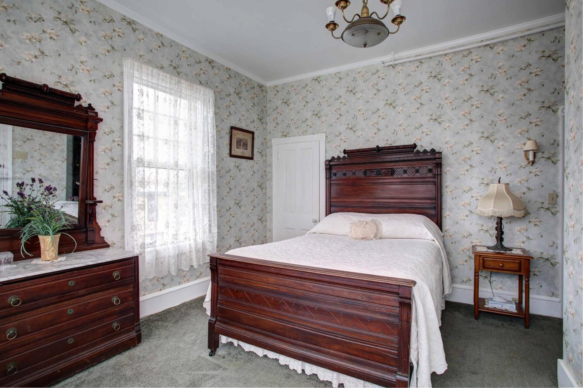 Wilbraham Mansion photo 42