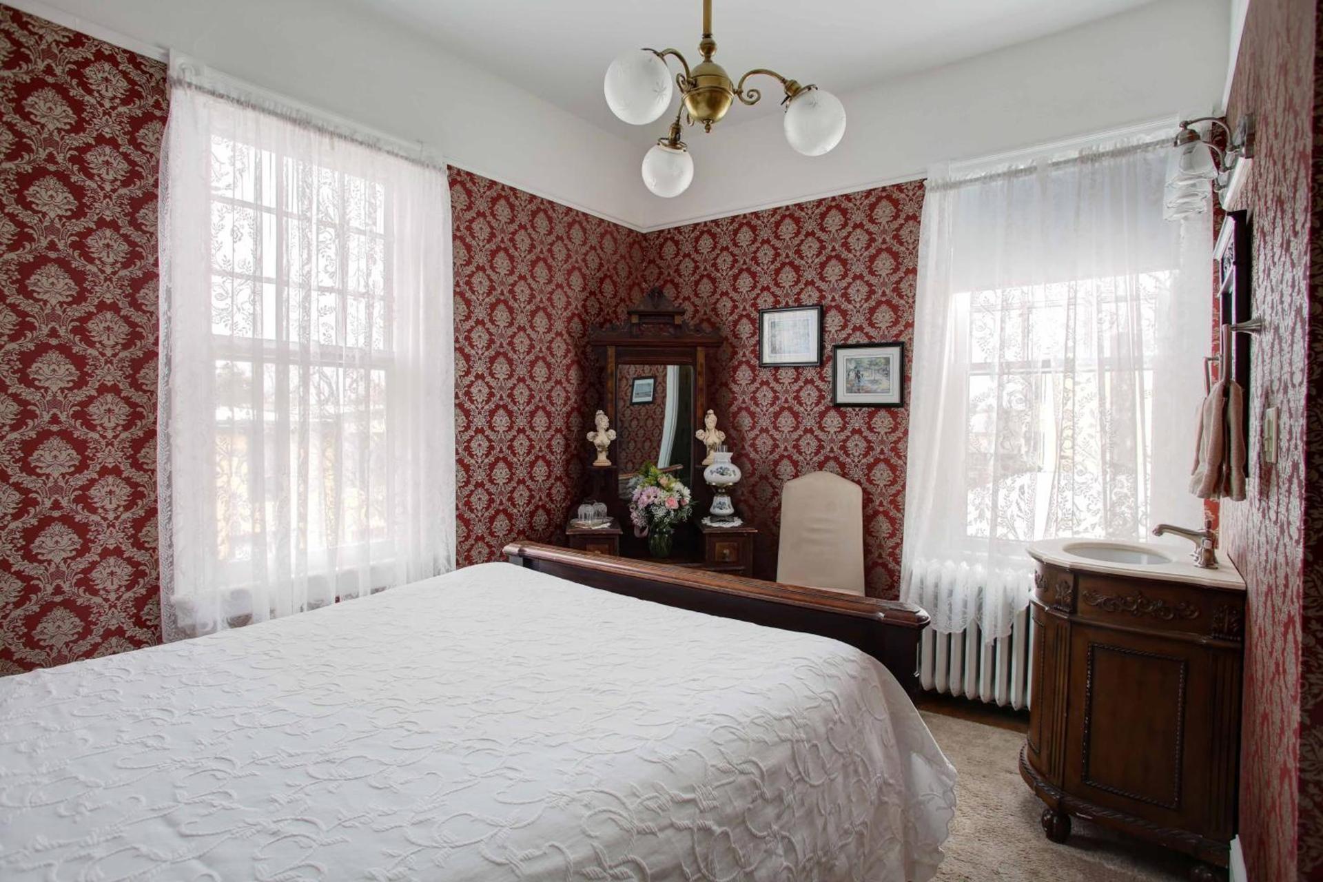 Wilbraham Mansion photo 43
