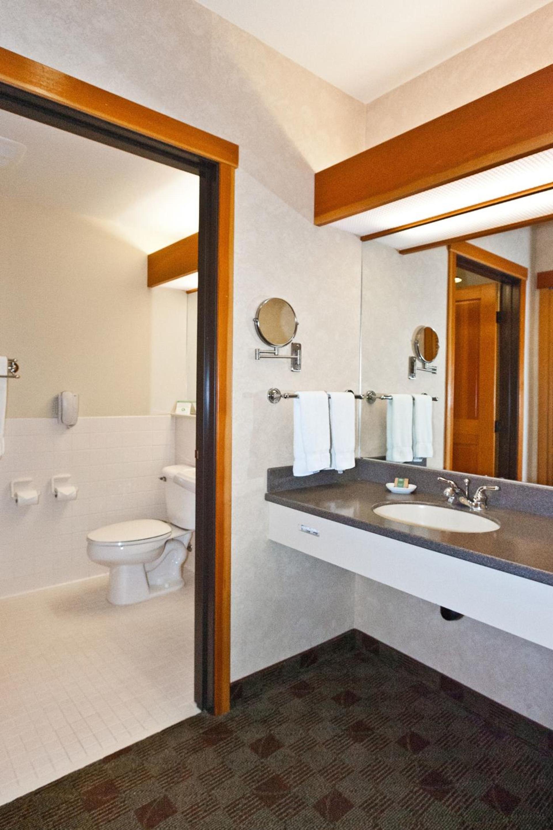 Heathman Lodge photo 17