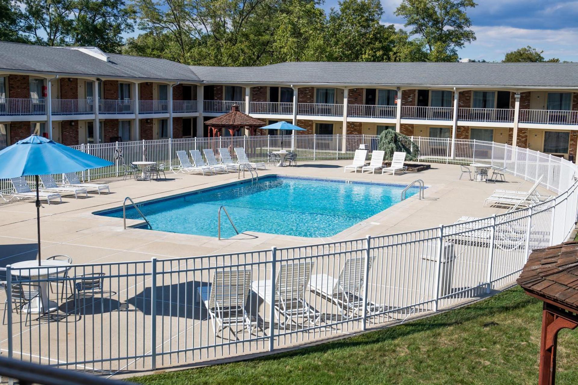 Crystal Inn Eatontown photo 19