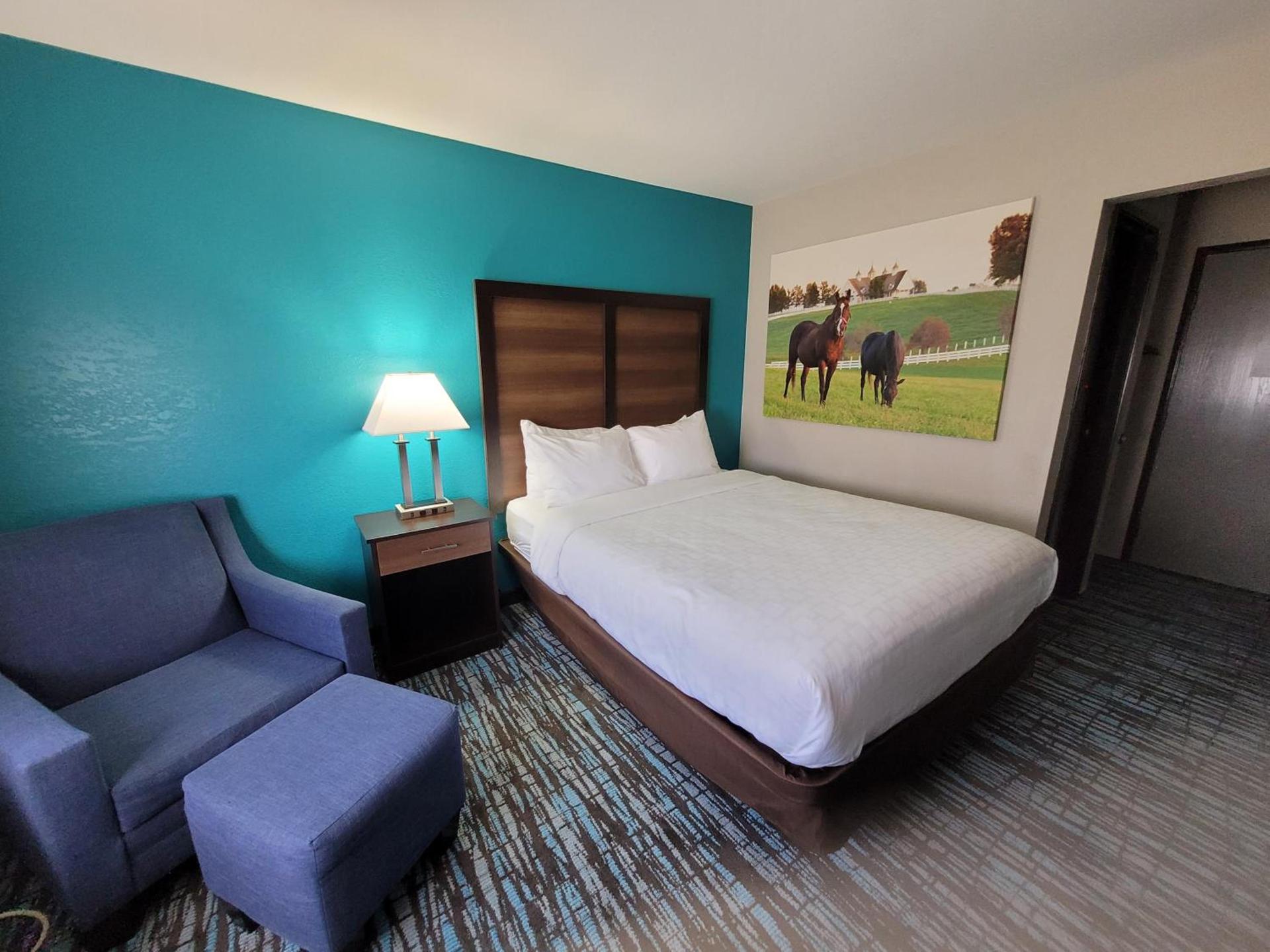 Clarion Pointe Harrodsburg-Danville photo 49