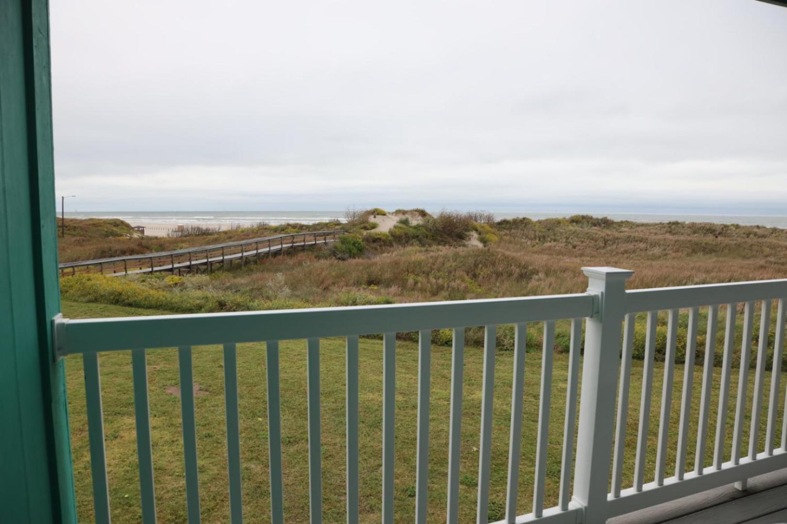 Executive Keys Condominiums on the Beach photo 50