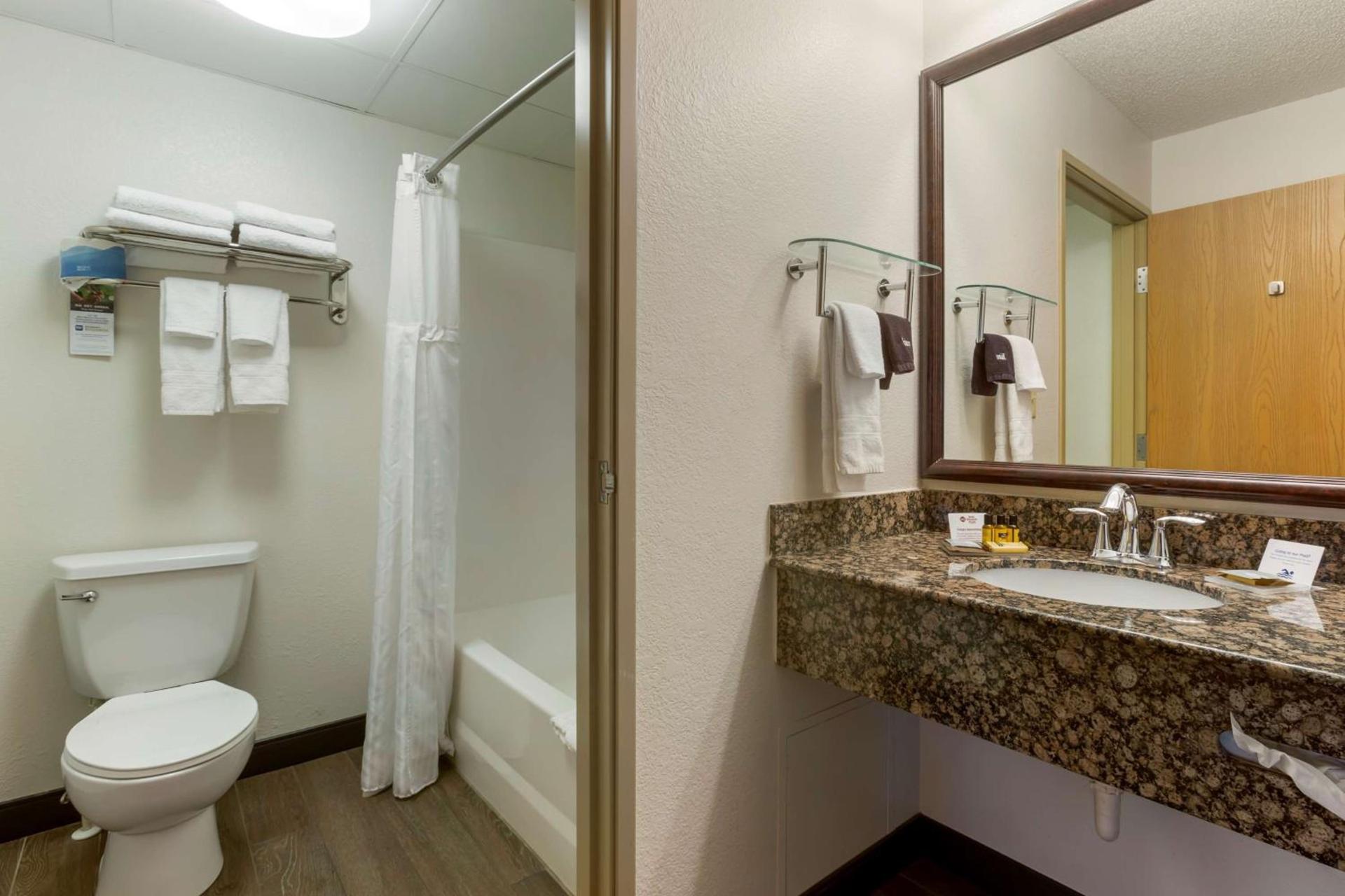 Best Western Plus McCall Lodge and Suites photo 38